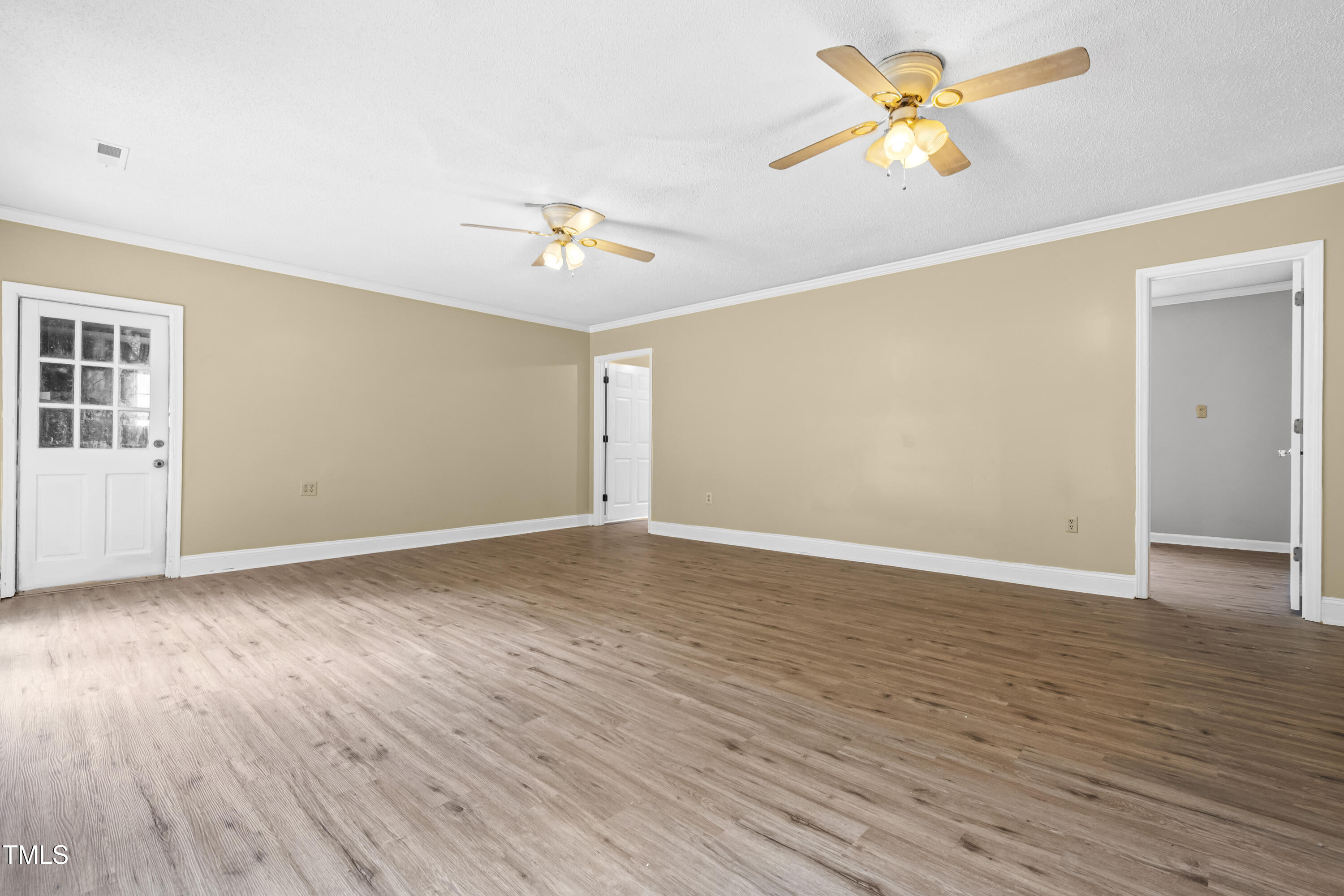 250 Dixon Road Property Photo 7