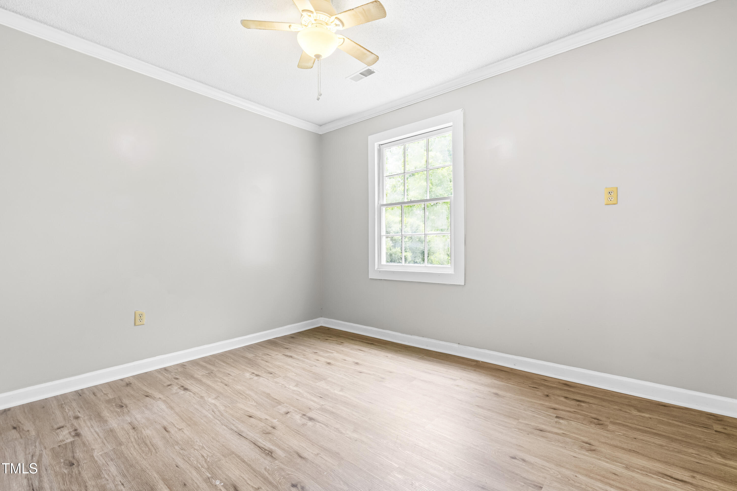 250 Dixon Road Property Photo 10