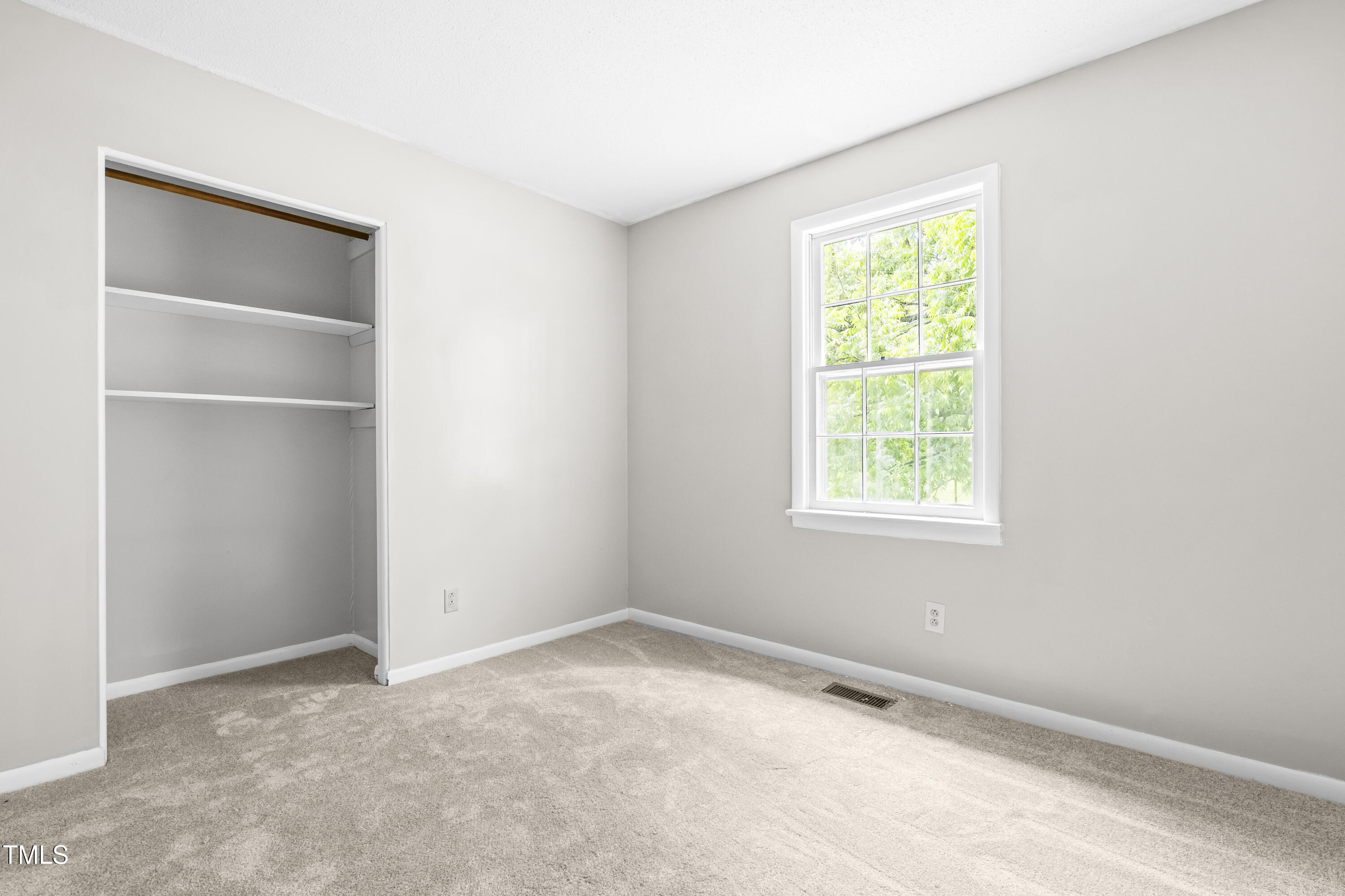 250 Dixon Road Property Photo 11
