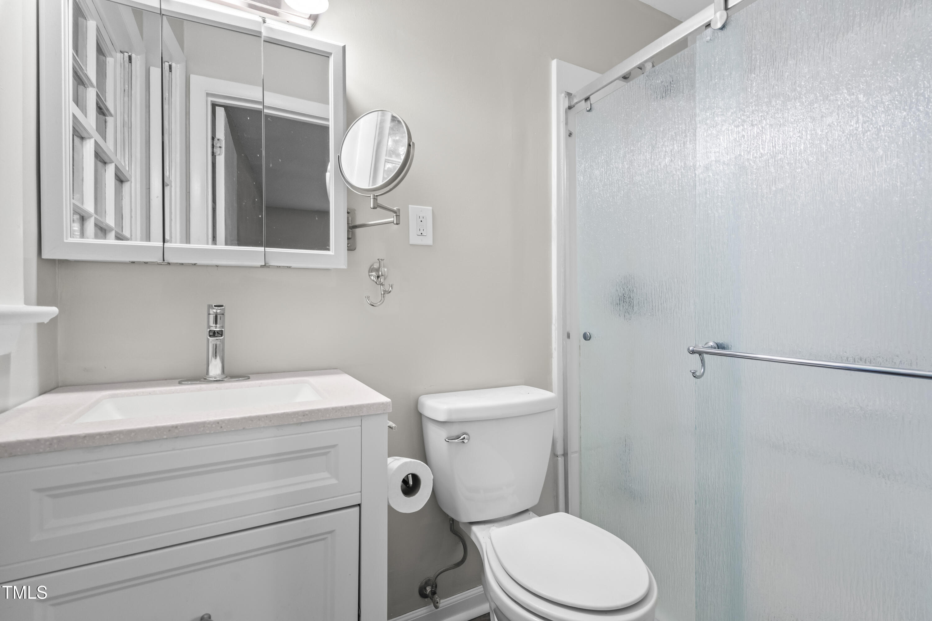 250 Dixon Road Property Photo 12