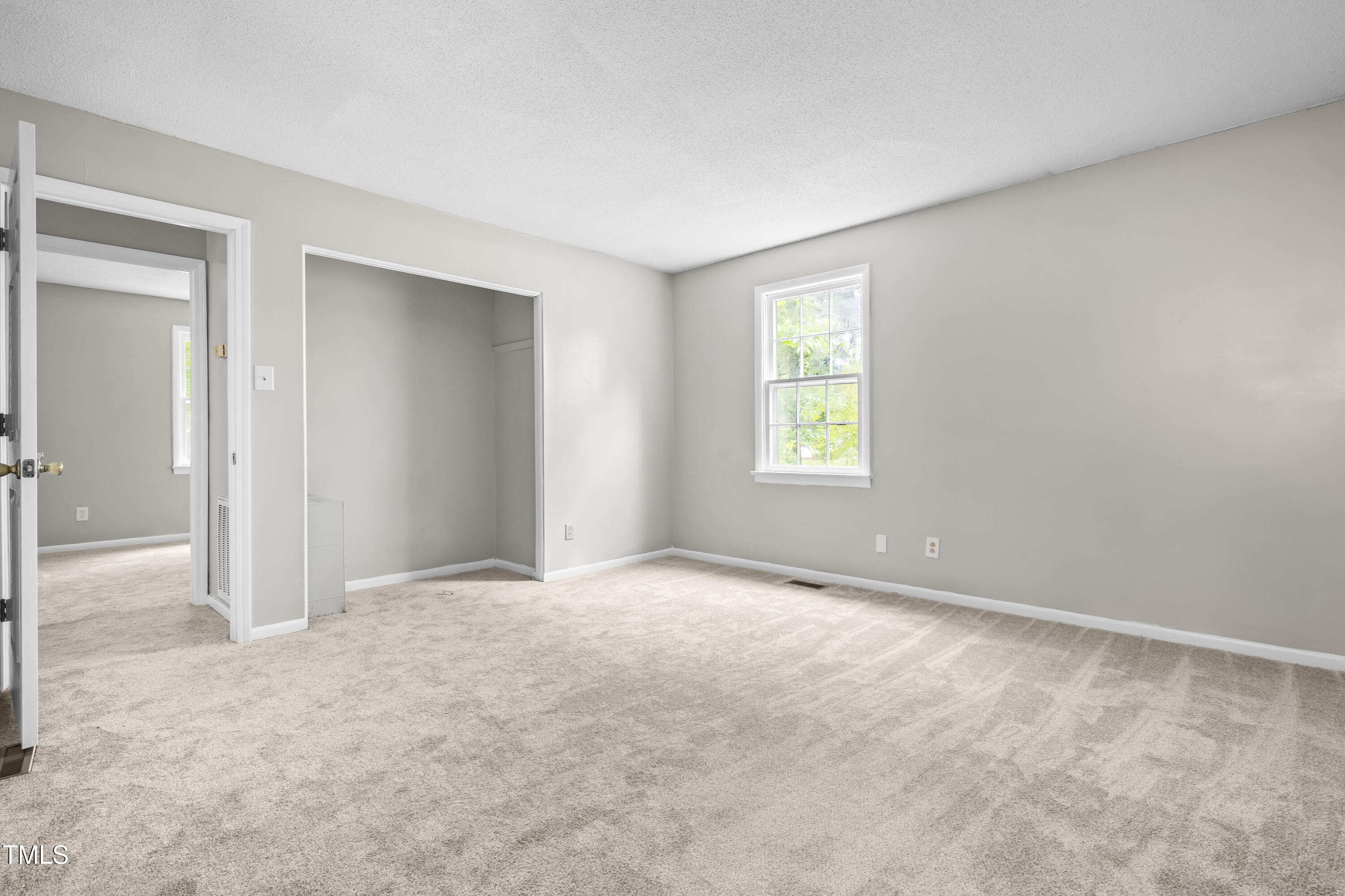 250 Dixon Road Property Photo 13