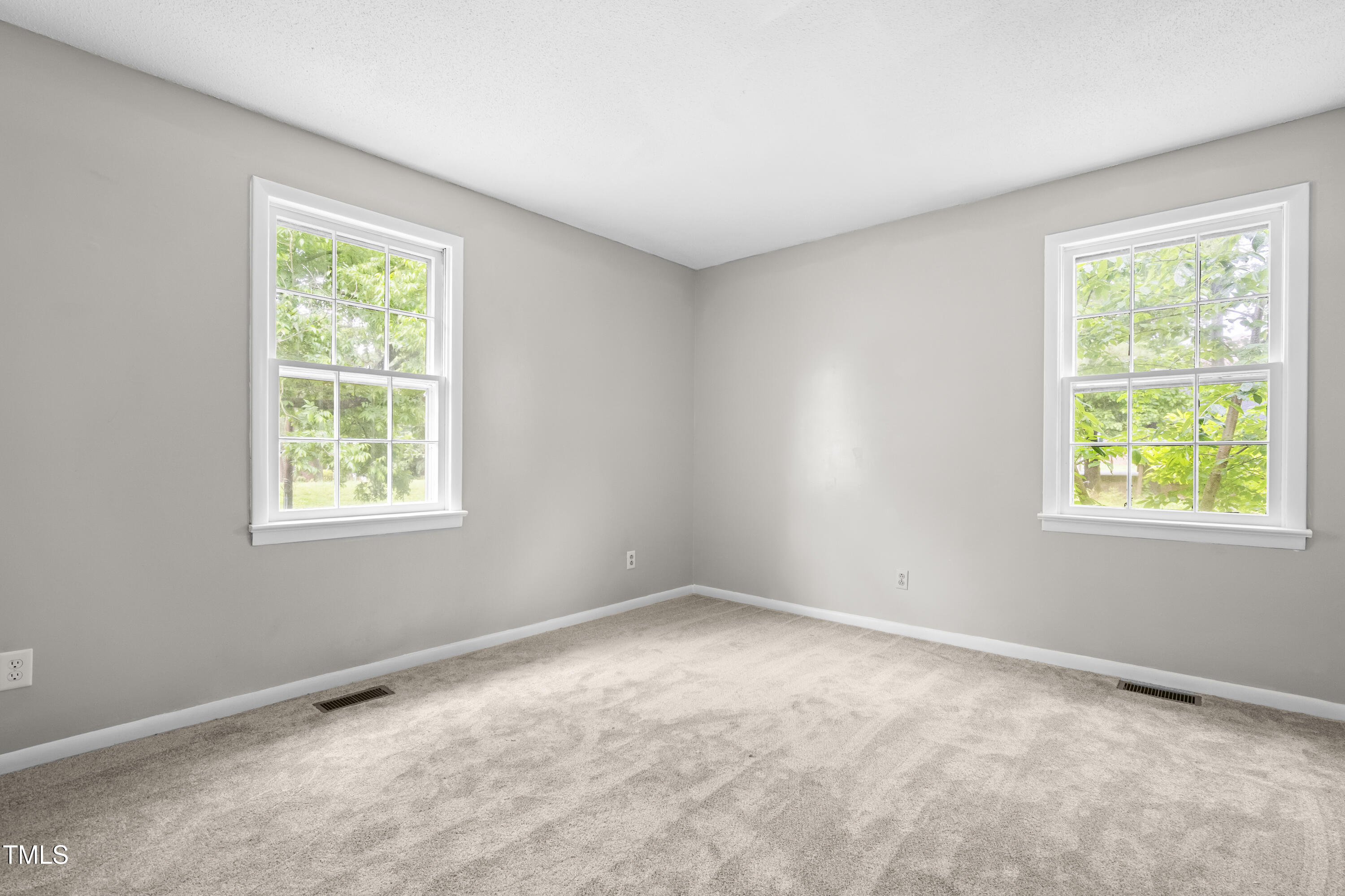 250 Dixon Road Property Photo 15