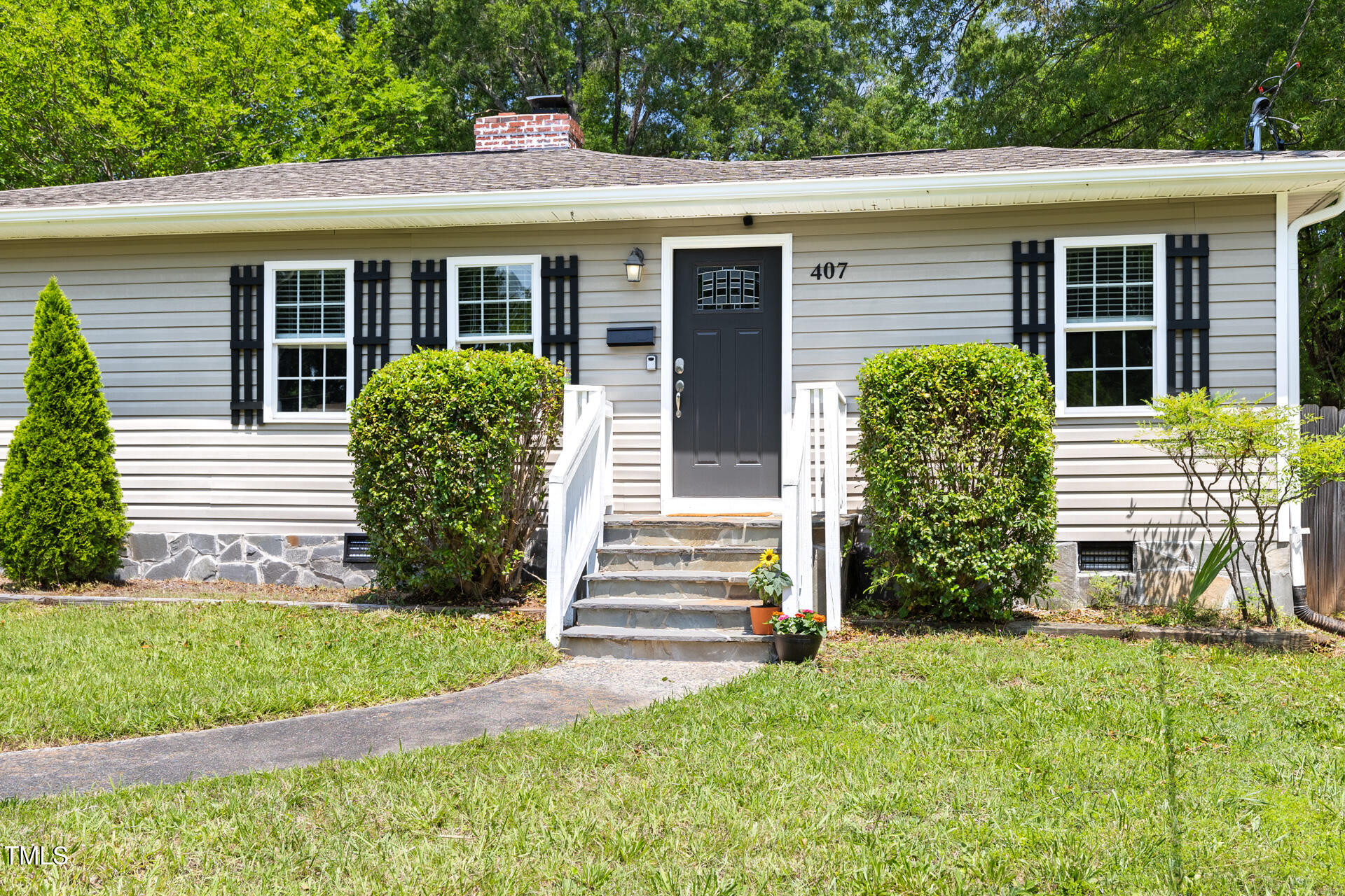 407a Edward Street Property Photo 1