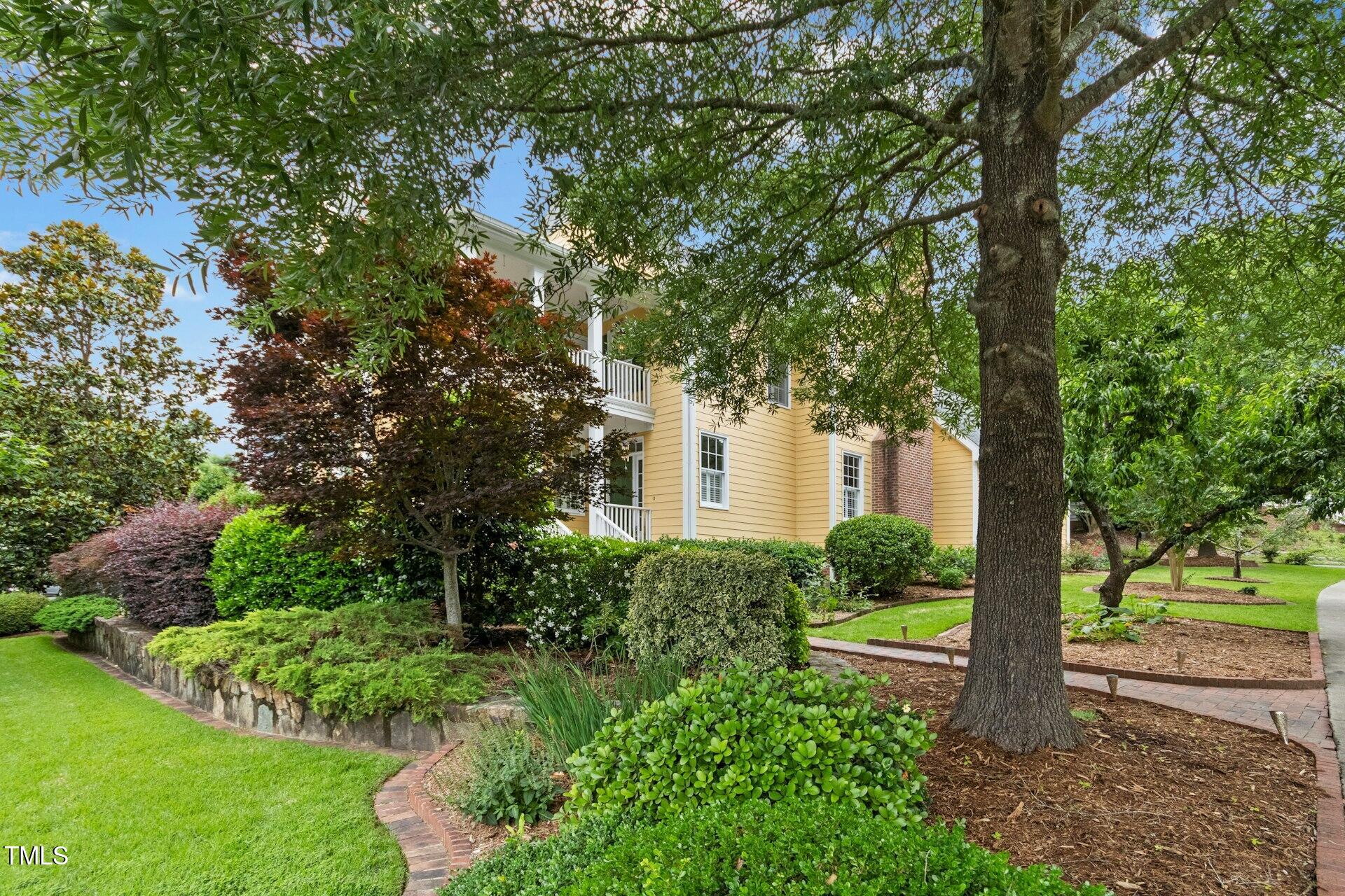 800 Highgrove Drive Property Photo 3