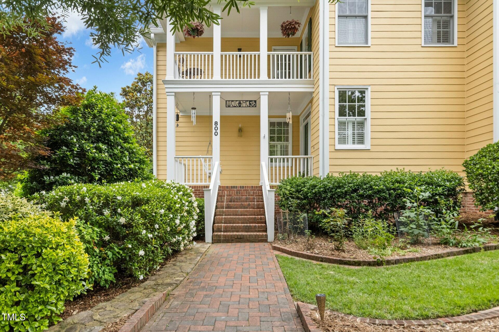 800 Highgrove Drive Property Photo 4