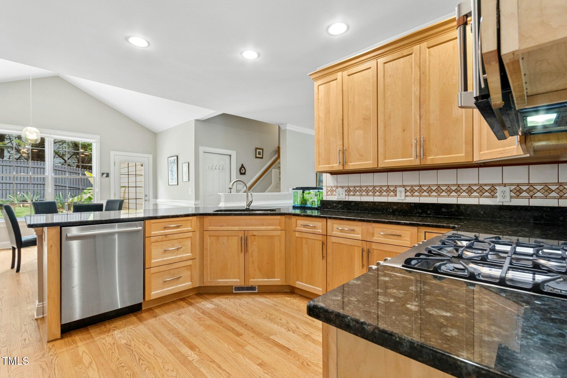 800 Highgrove Drive Property Photo 16
