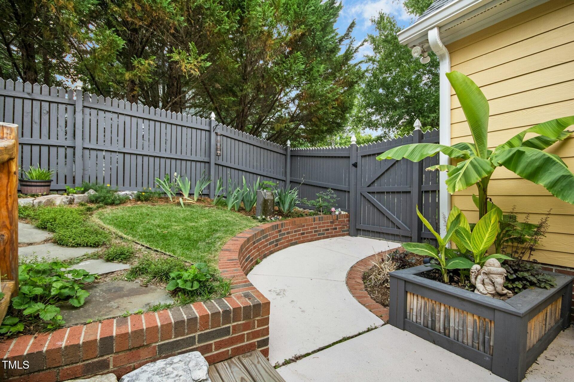 800 Highgrove Drive Property Photo 37