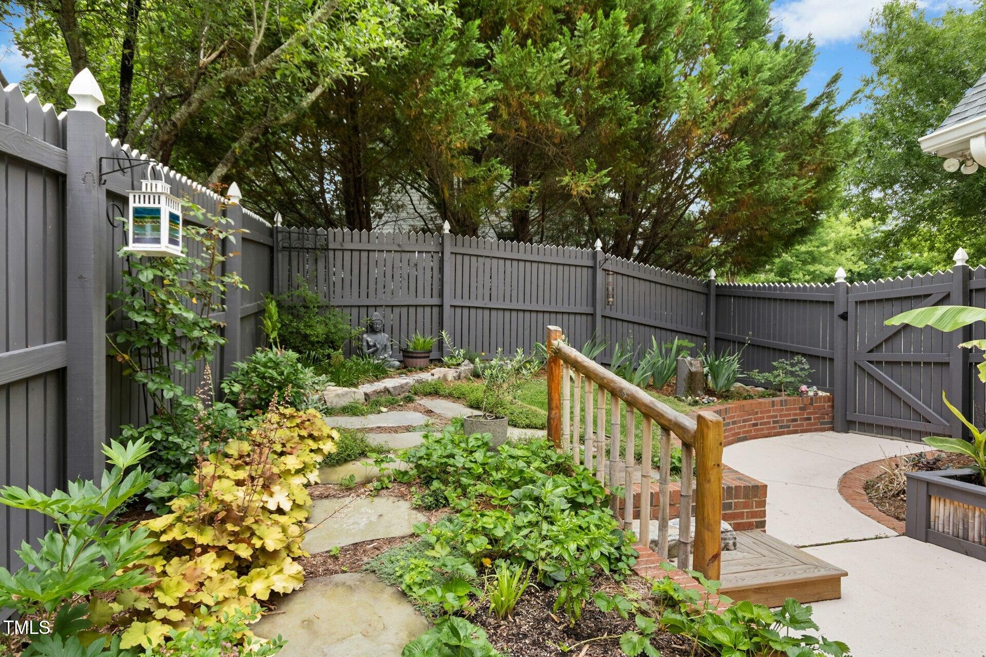800 Highgrove Drive Property Photo 39