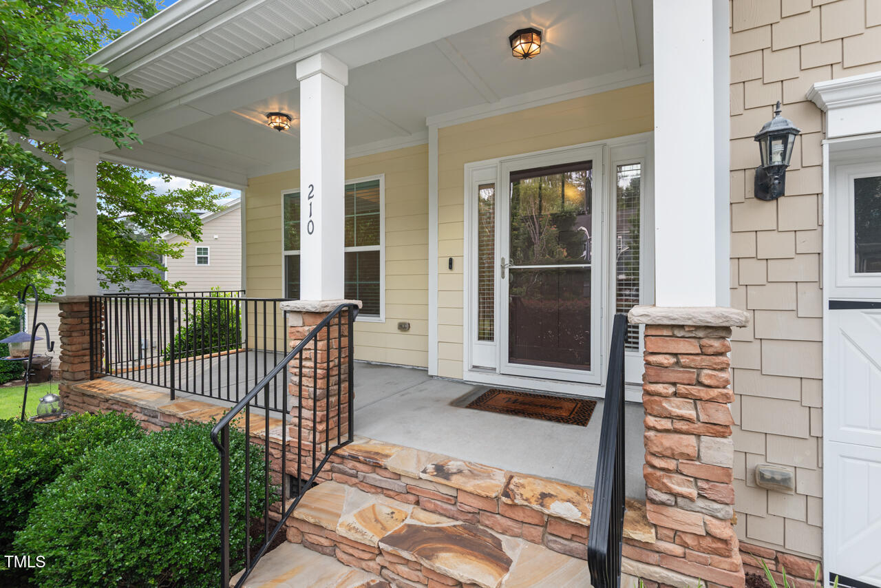 210 Strolling Way Property Photo 2