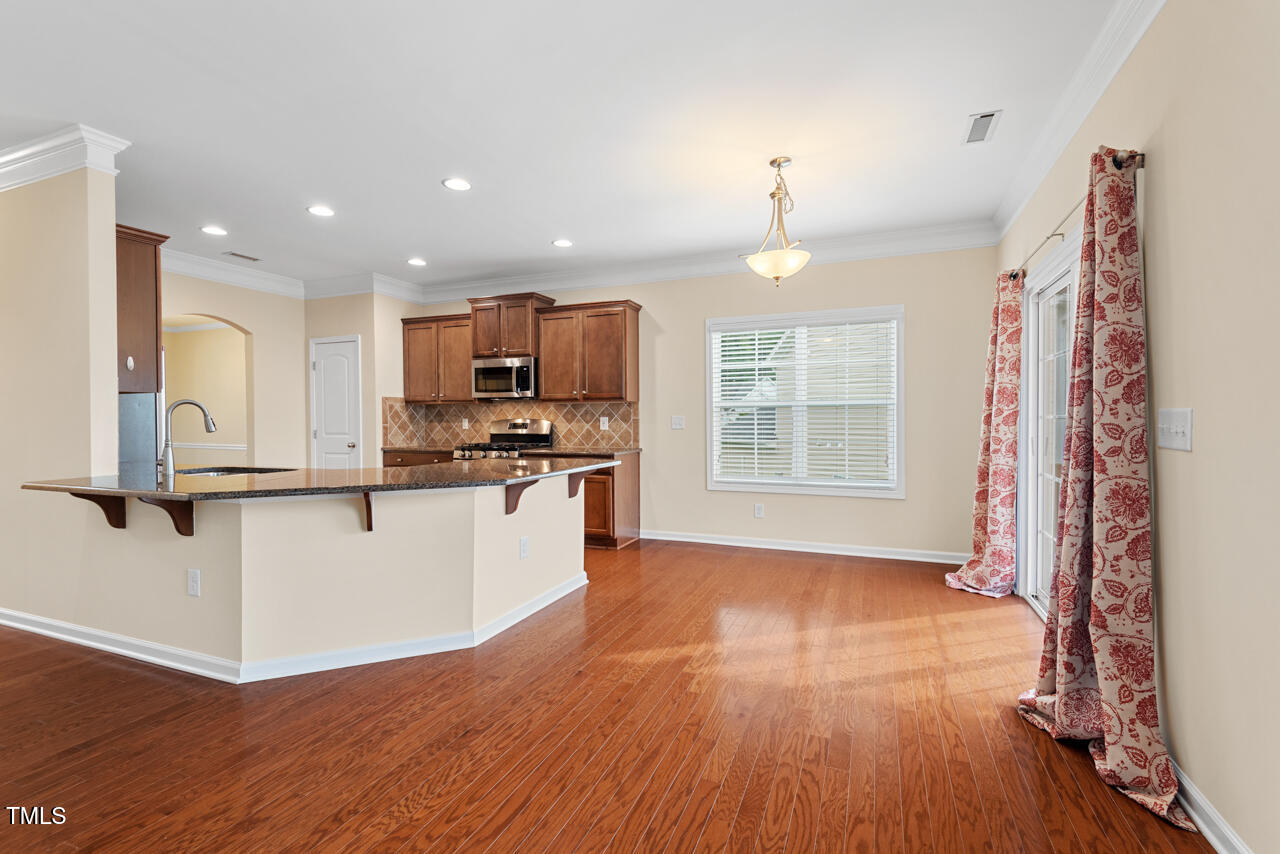 210 Strolling Way Property Photo 10