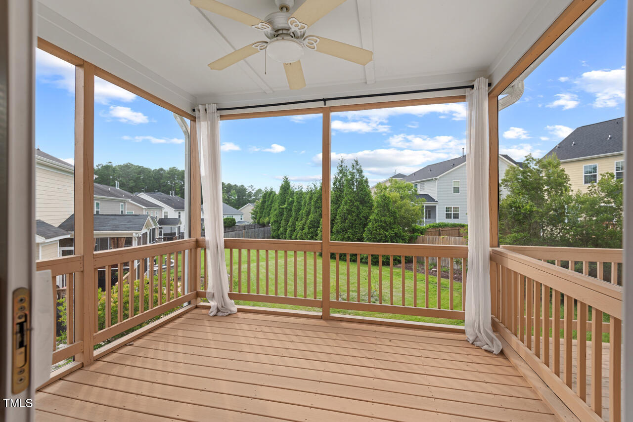 210 Strolling Way Property Photo 12