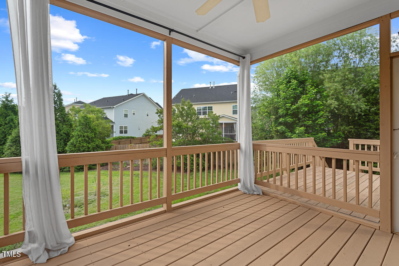 210 Strolling Way Property Photo 13