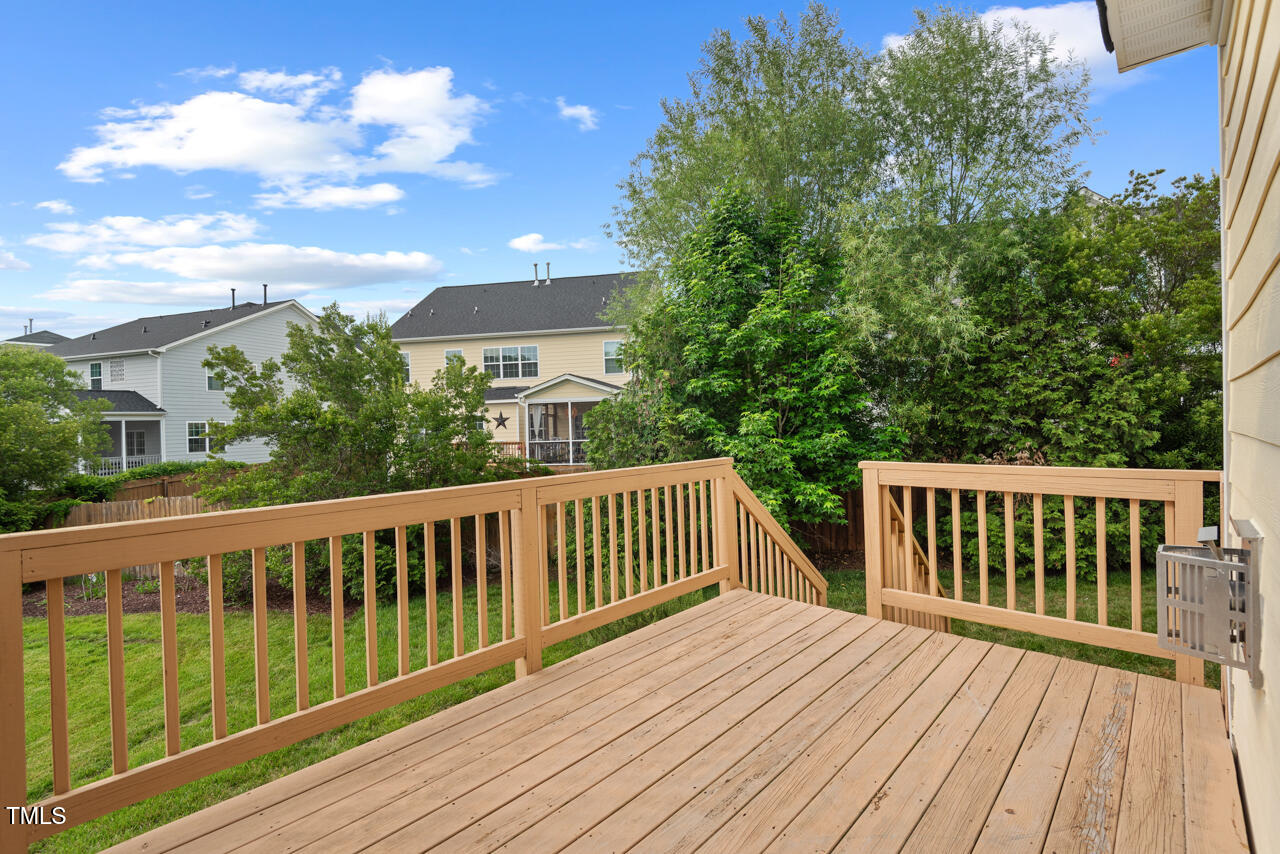 210 Strolling Way Property Photo 15