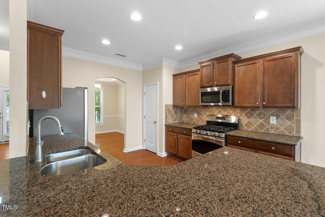 210 Strolling Way Property Photo 20