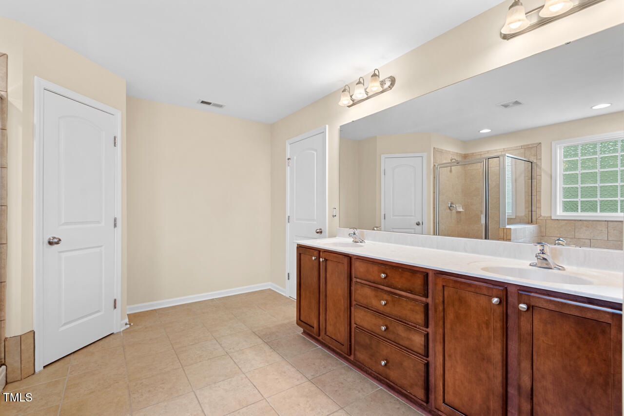 210 Strolling Way Property Photo 29