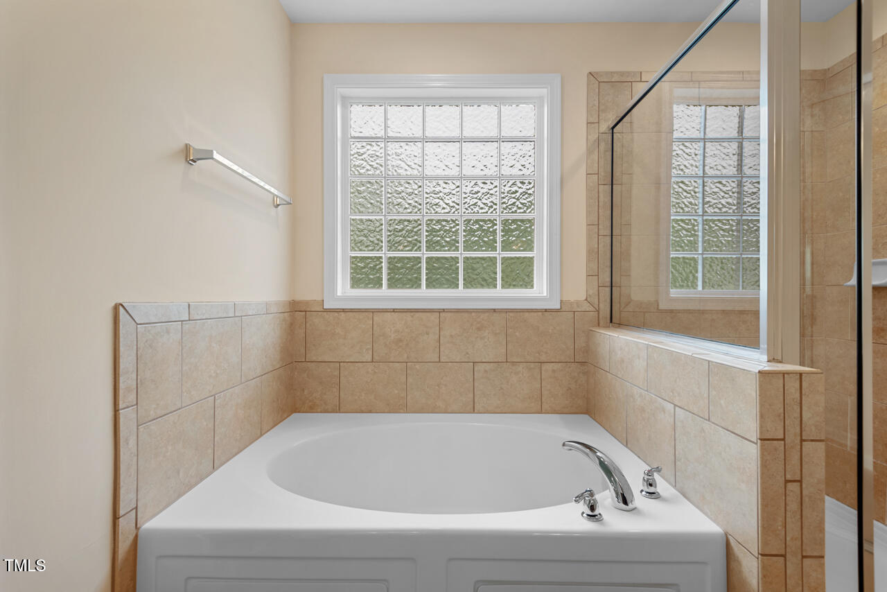 210 Strolling Way Property Photo 31