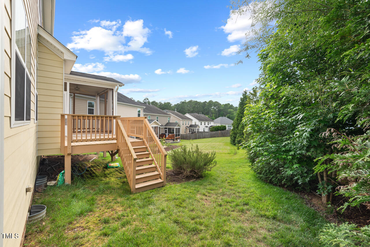 210 Strolling Way Property Photo 38
