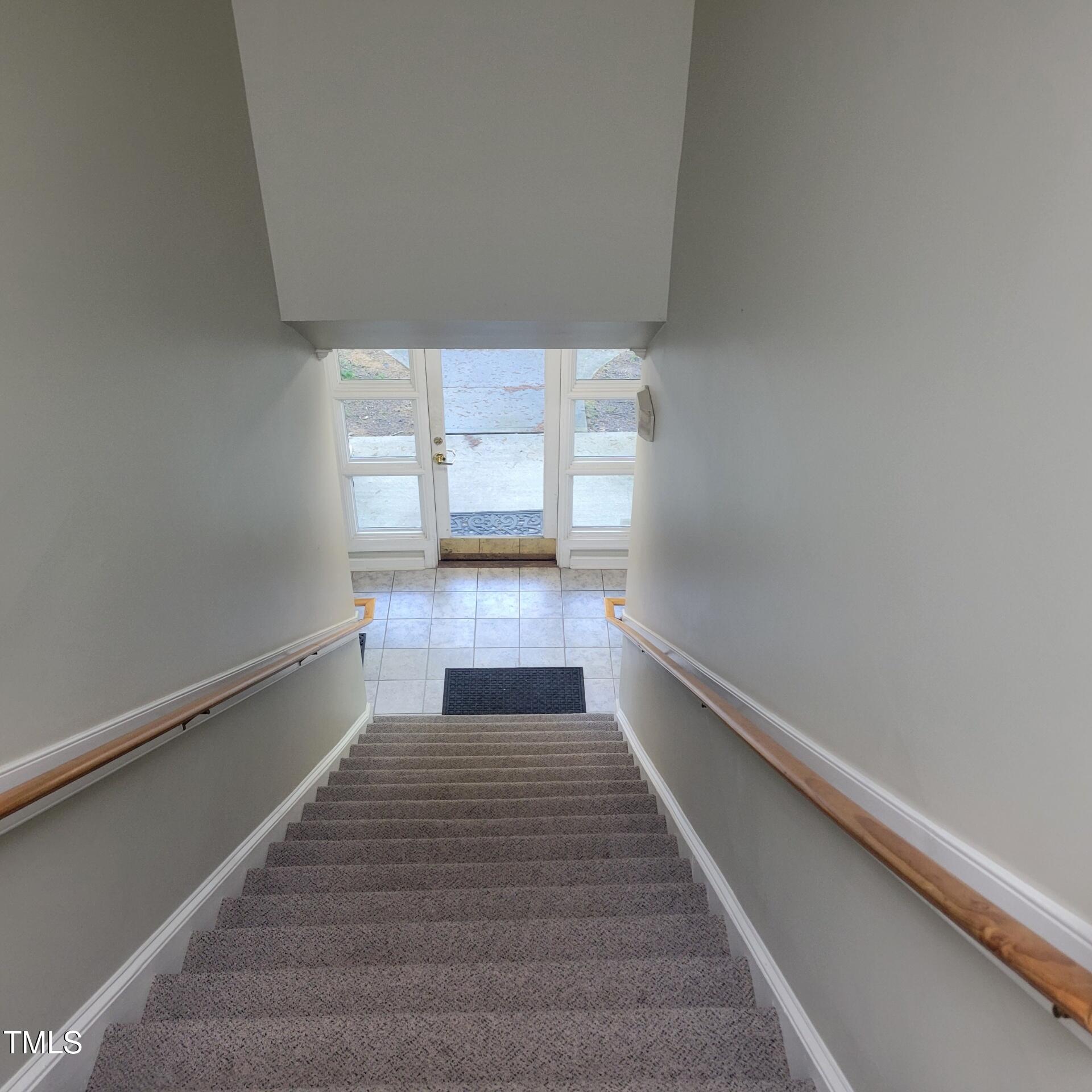 5640 Six Forks Road 202 Property Photo 2