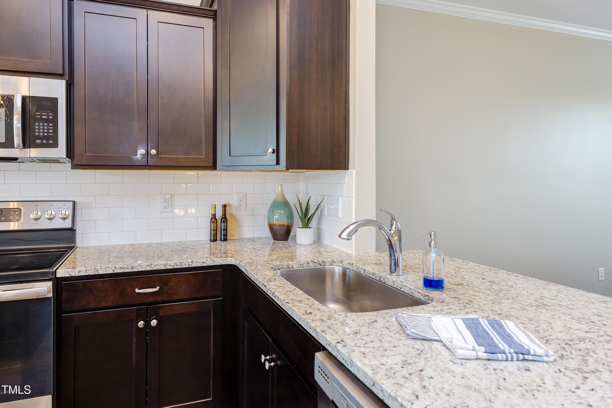 5908 Giddings Street Property Photo 12