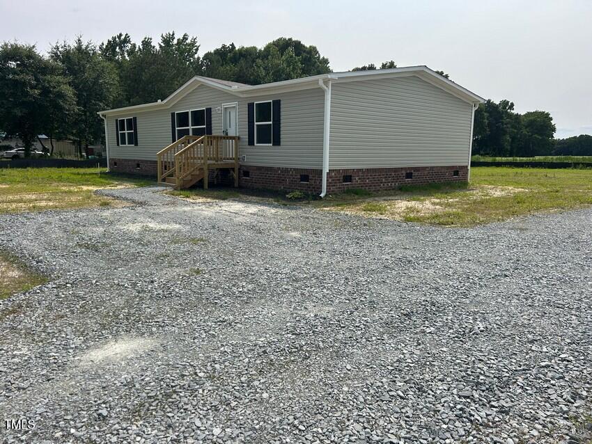 1305 Thompson Avenue Property Photo 1