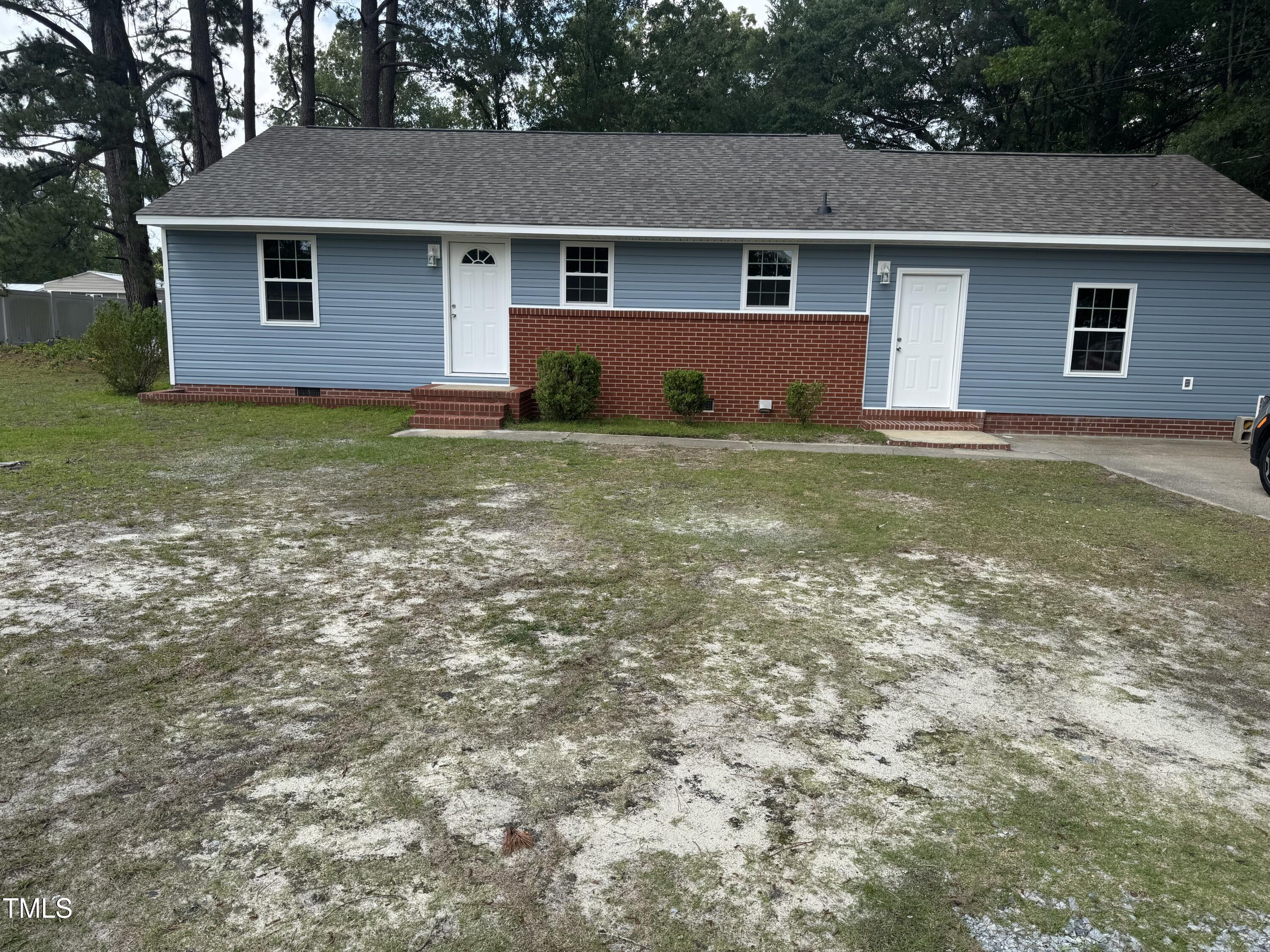 403 Oak Street Property Photo 1