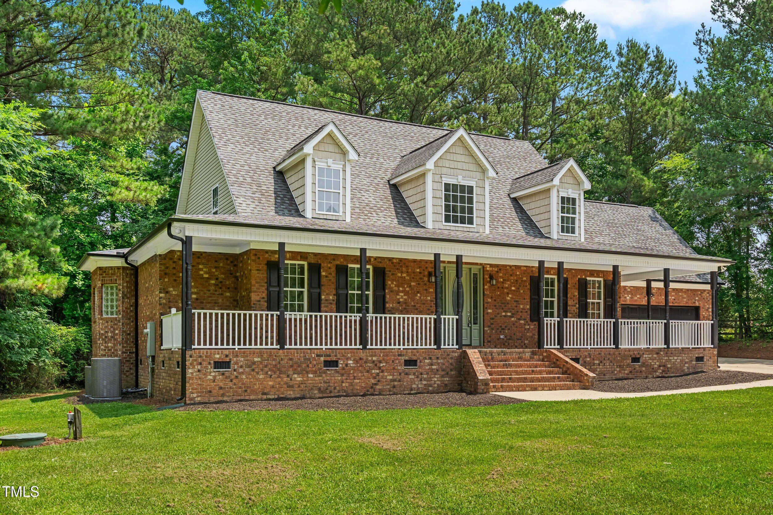 2015 Saddlebrook Drive Property Photo 1