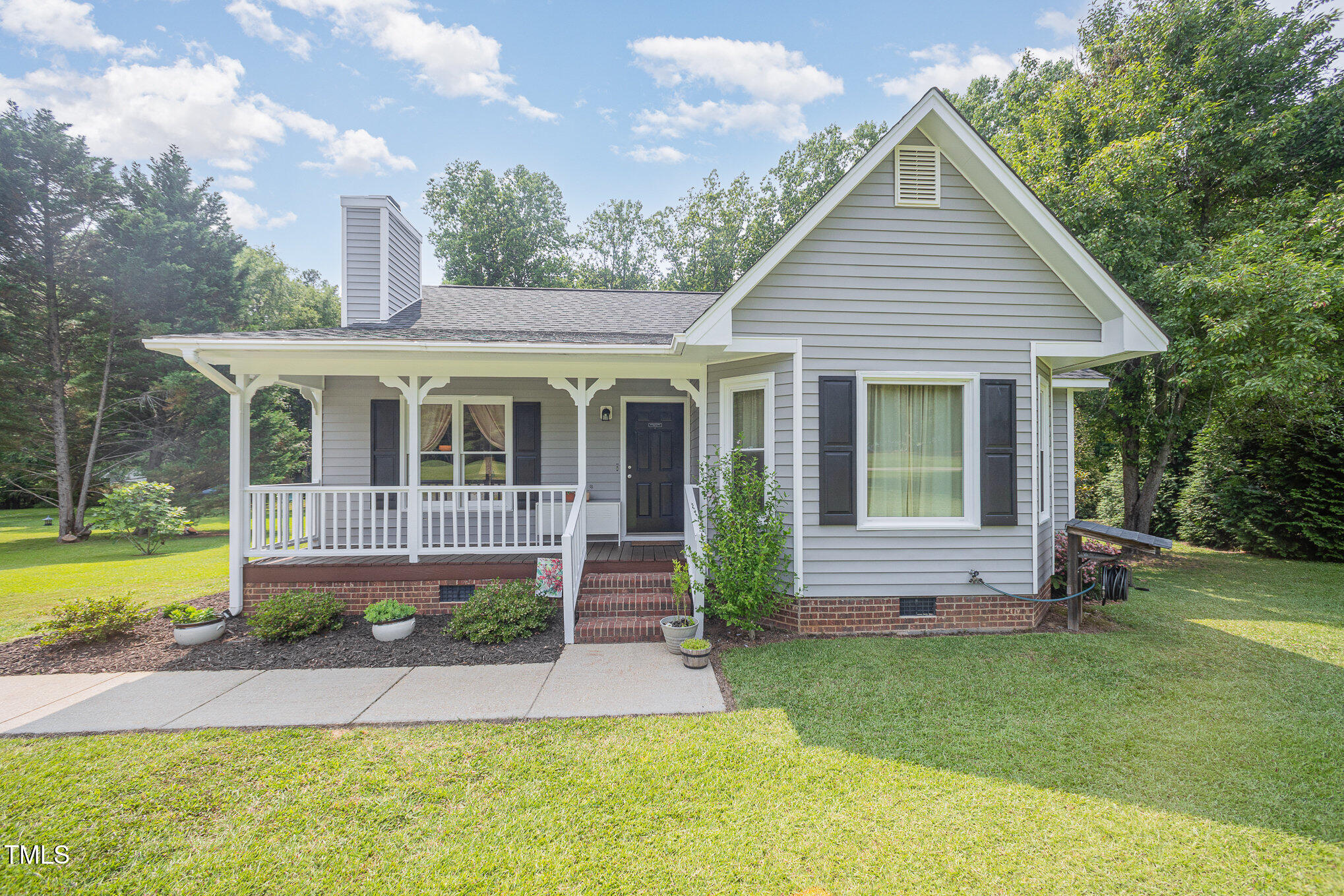 701 Creekside Drive Property Photo 1