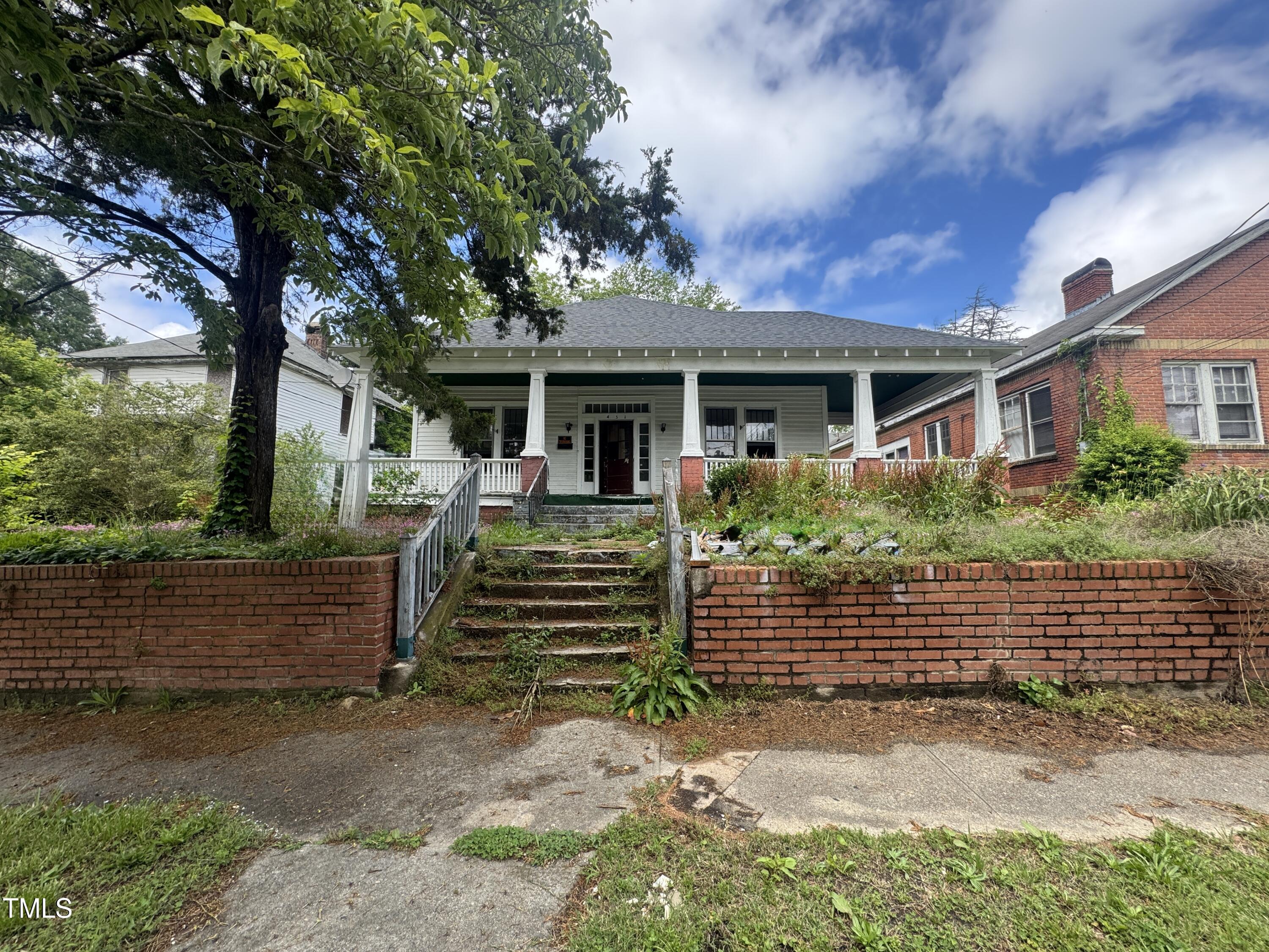 431 Charles Street Property Photo 1