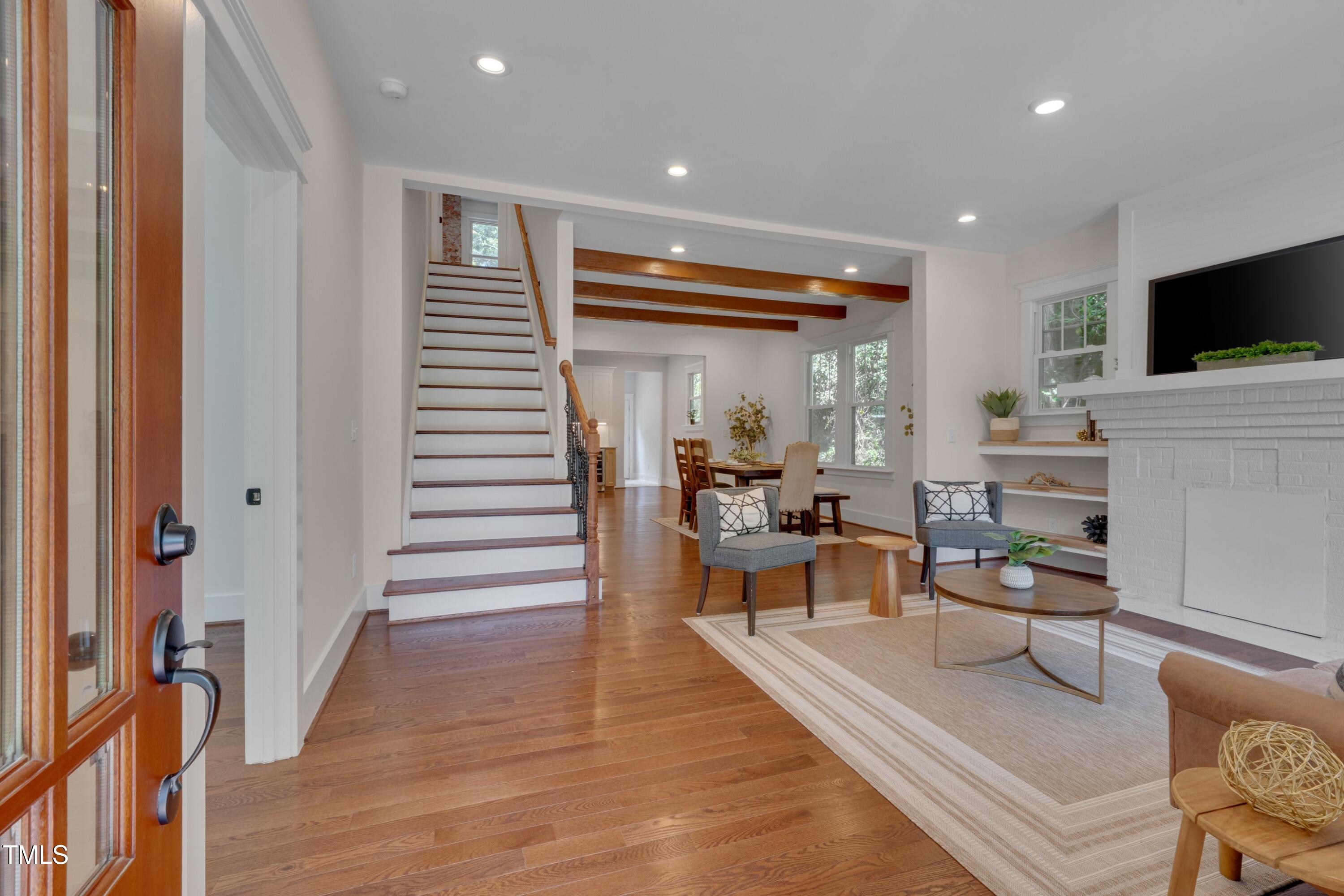 924 W Trinity Avenue Property Photo 4