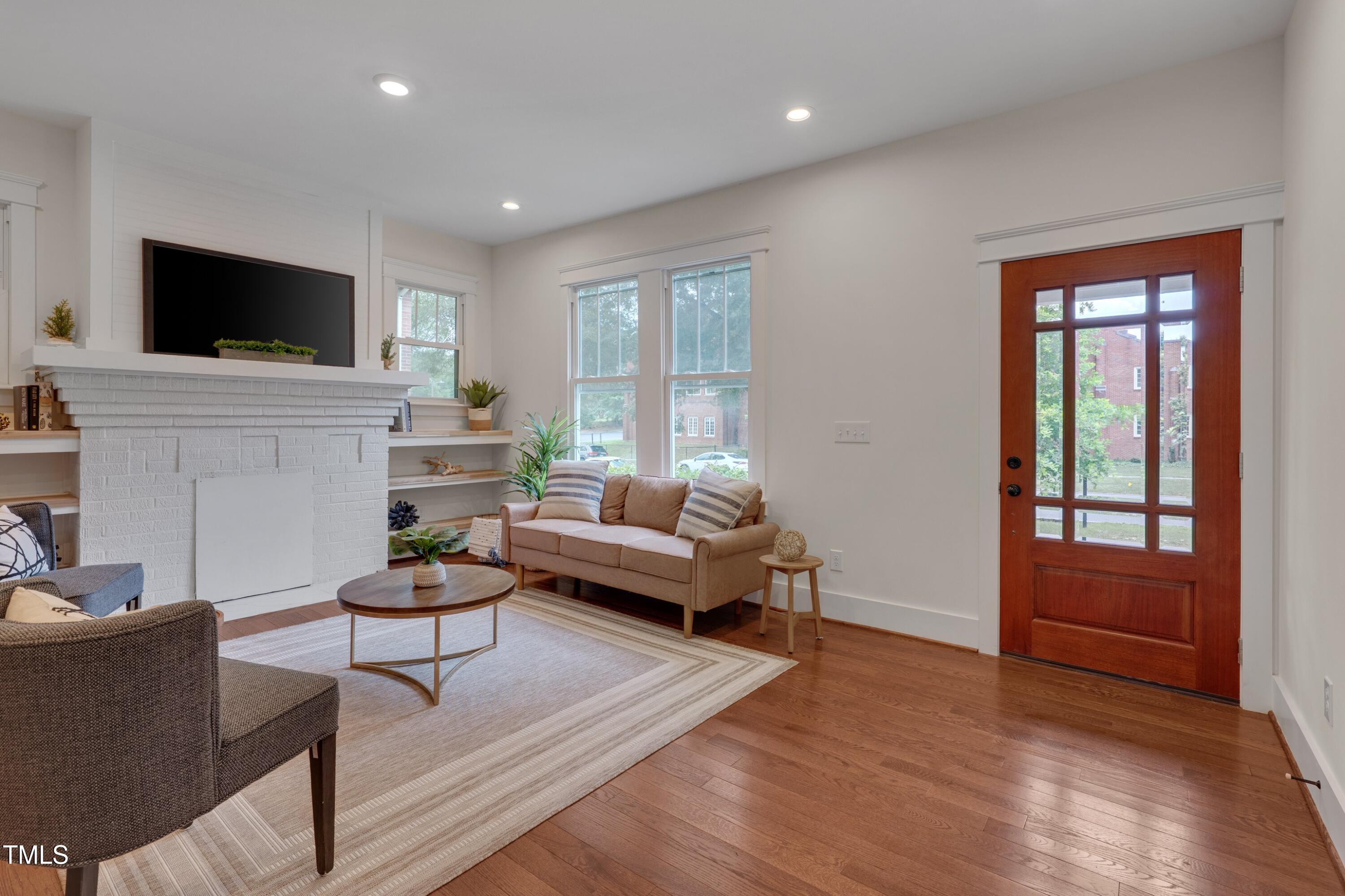 924 W Trinity Avenue Property Photo 6
