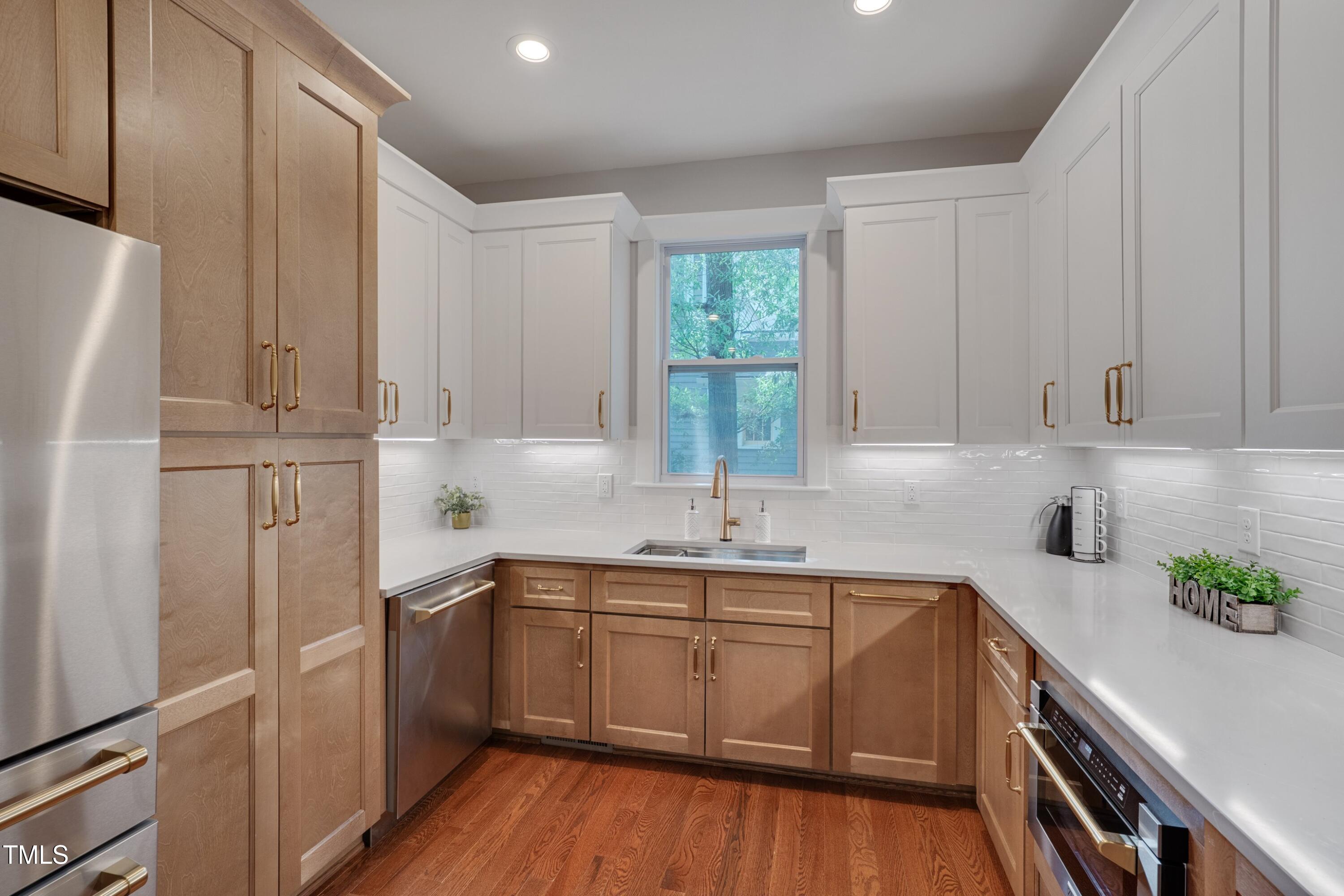 924 W Trinity Avenue Property Photo 14