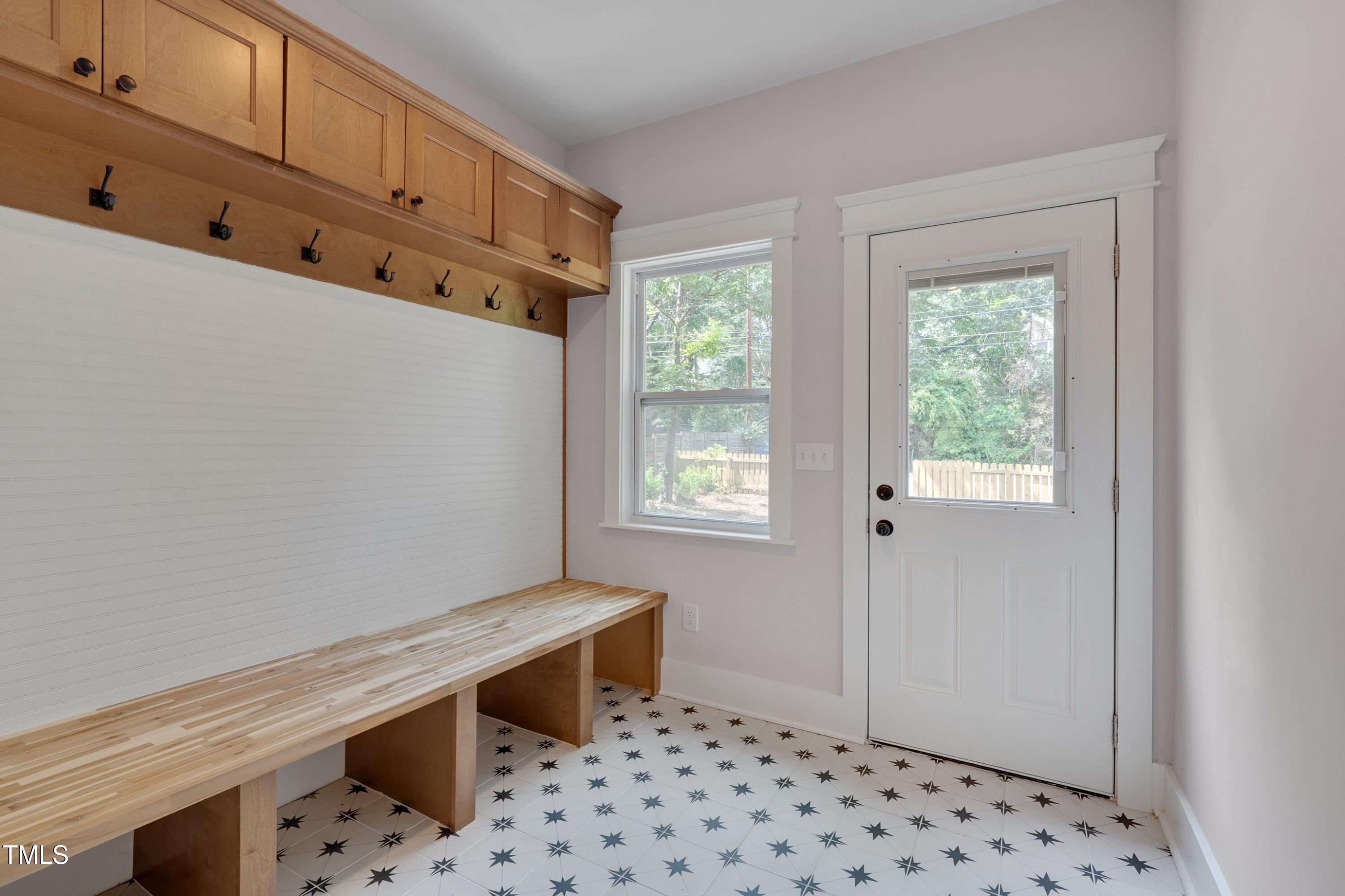 924 W Trinity Avenue Property Photo 16