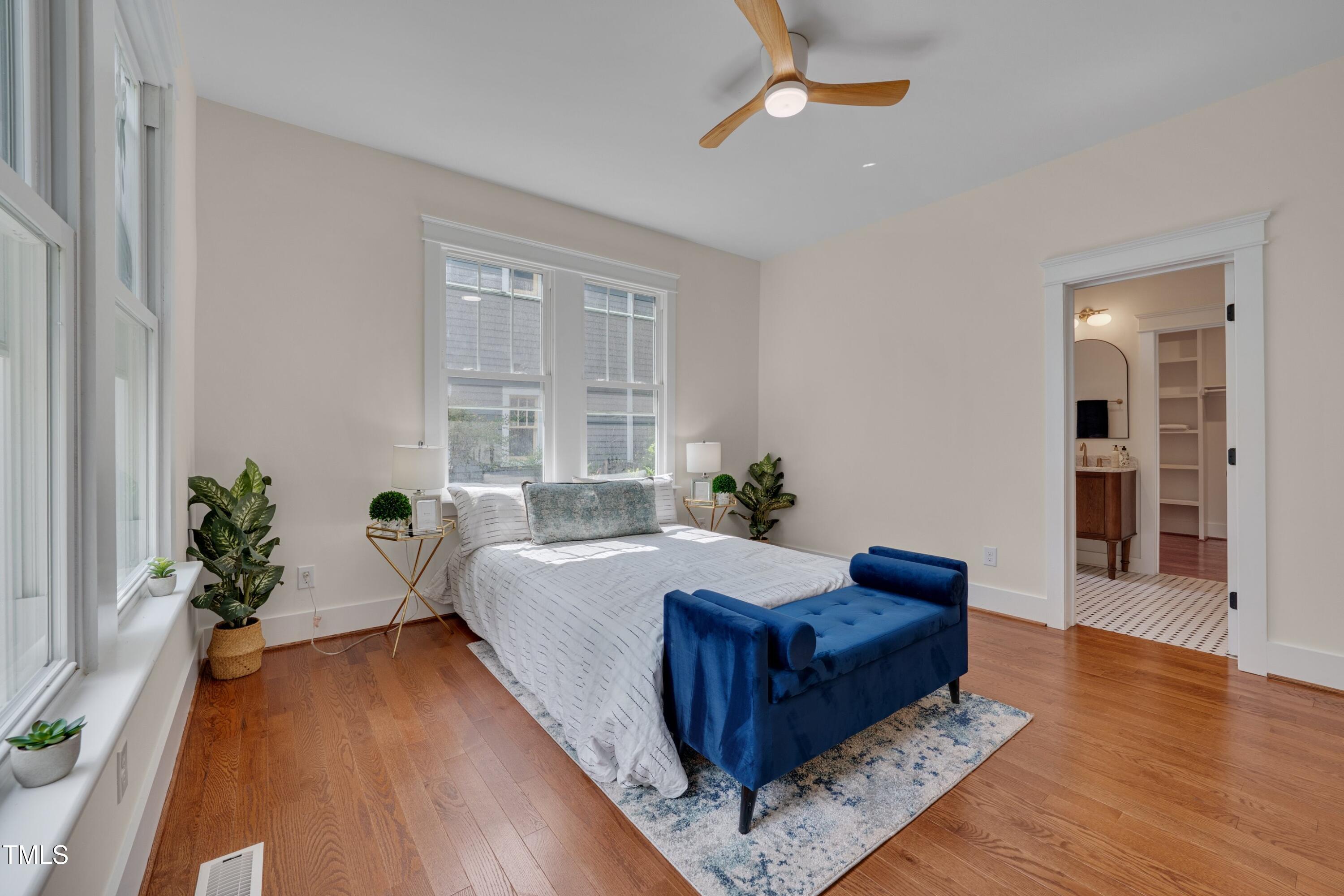 924 W Trinity Avenue Property Photo 18