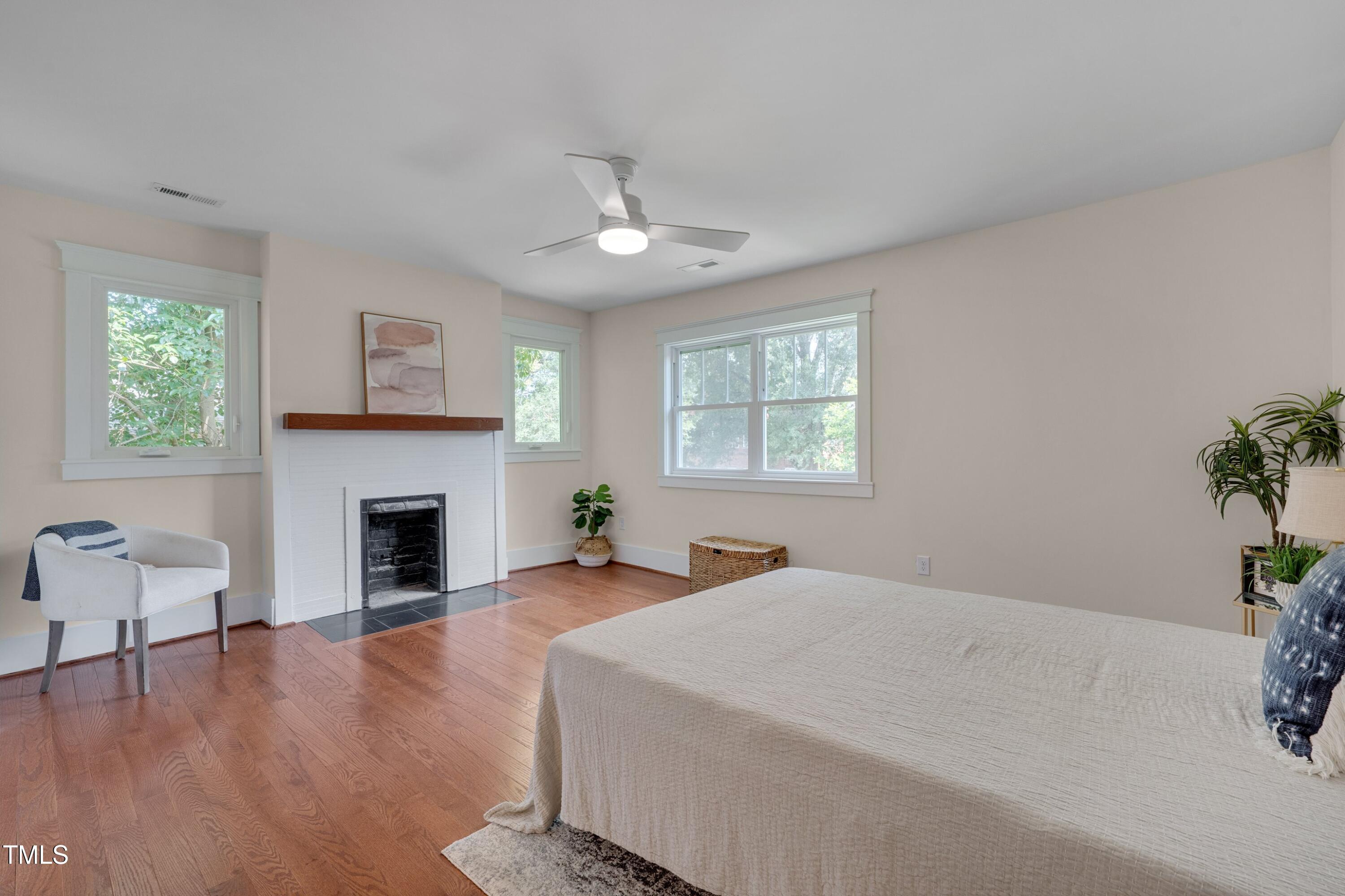 924 W Trinity Avenue Property Photo 27