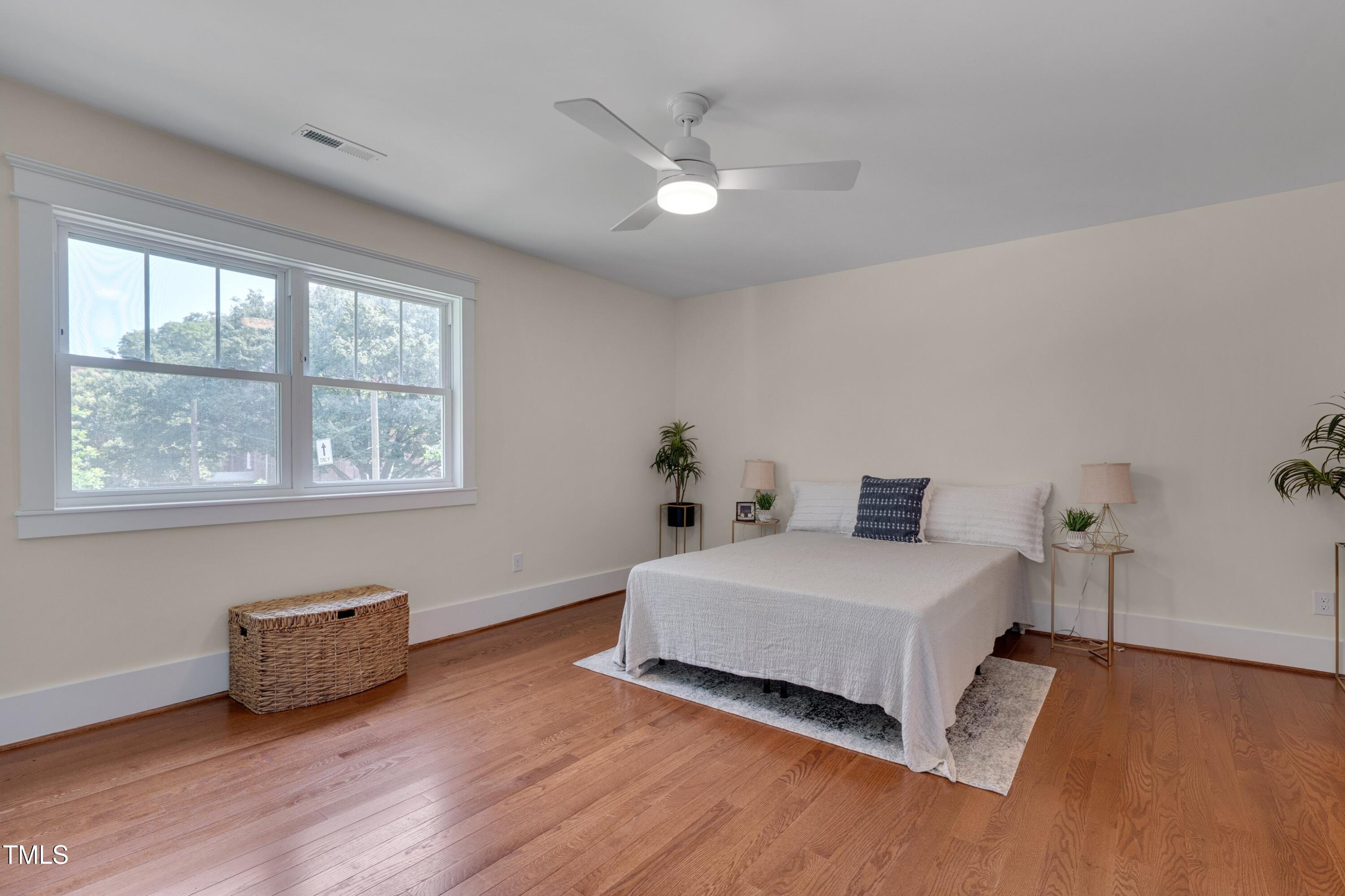924 W Trinity Avenue Property Photo 28