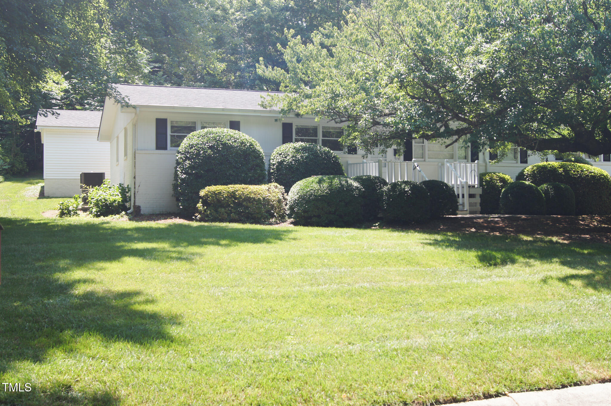 1307 Sycamore Drive Property Photo 3