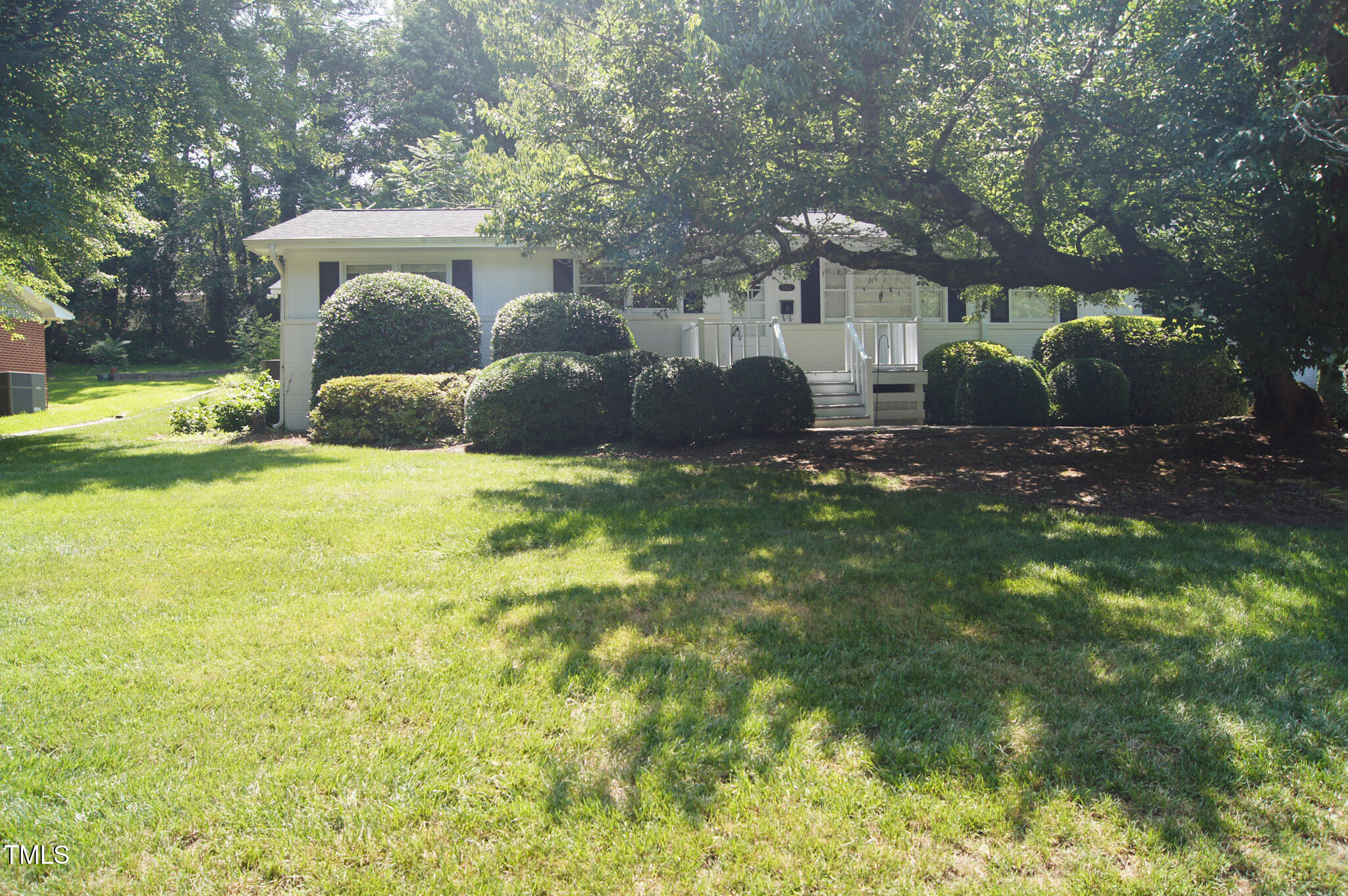 1307 Sycamore Drive Property Photo 4