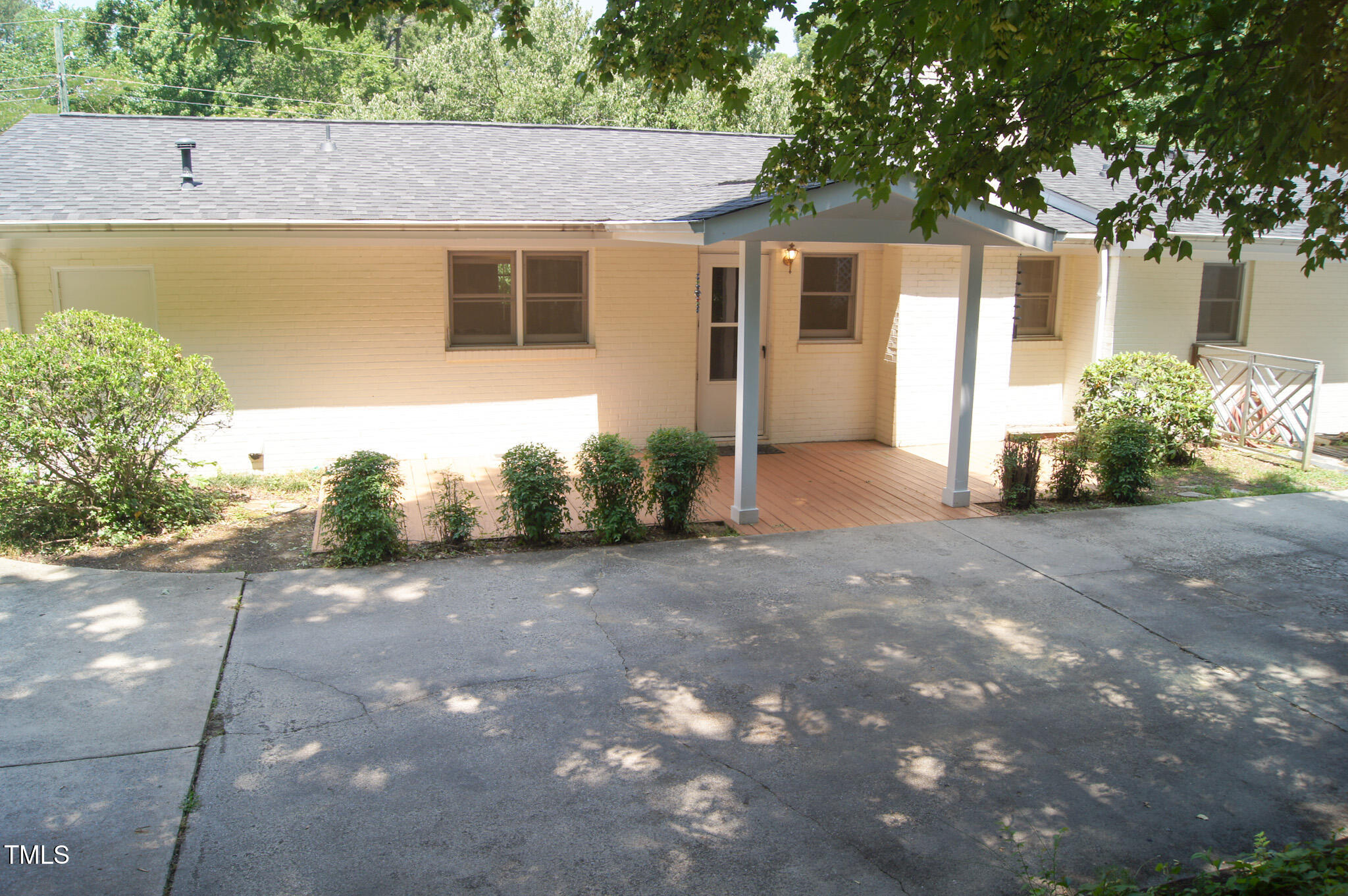 1307 Sycamore Drive Property Photo 9