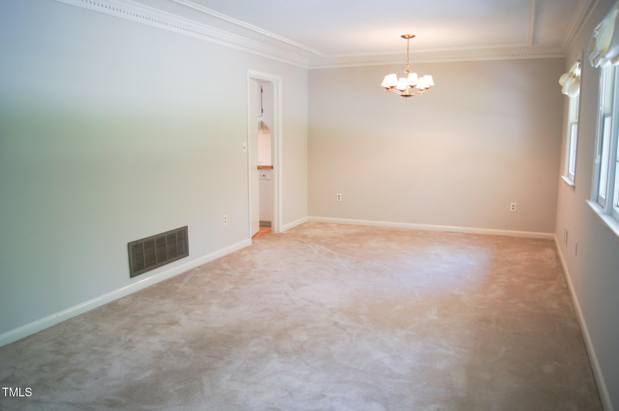 1307 Sycamore Drive Property Photo 15