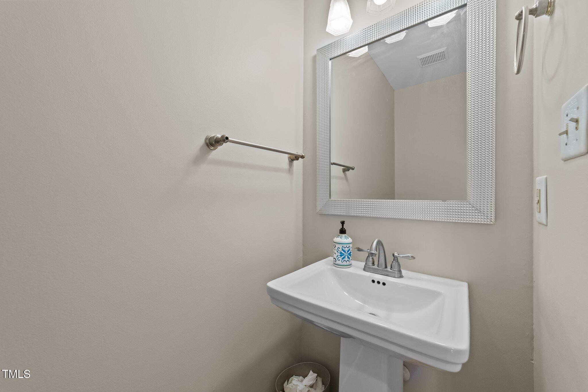 311 Arlington Ridge Property Photo 31