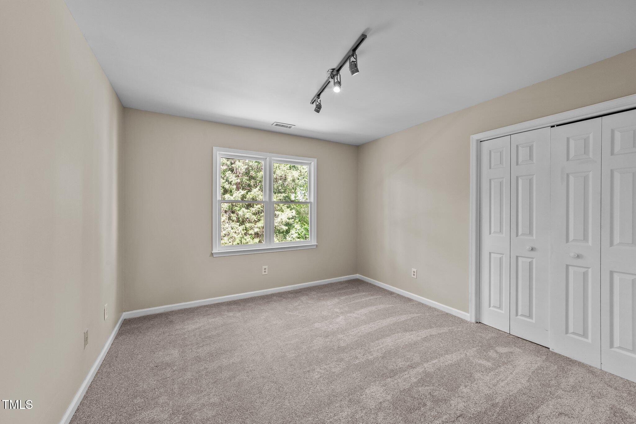 311 Arlington Ridge Property Photo 33