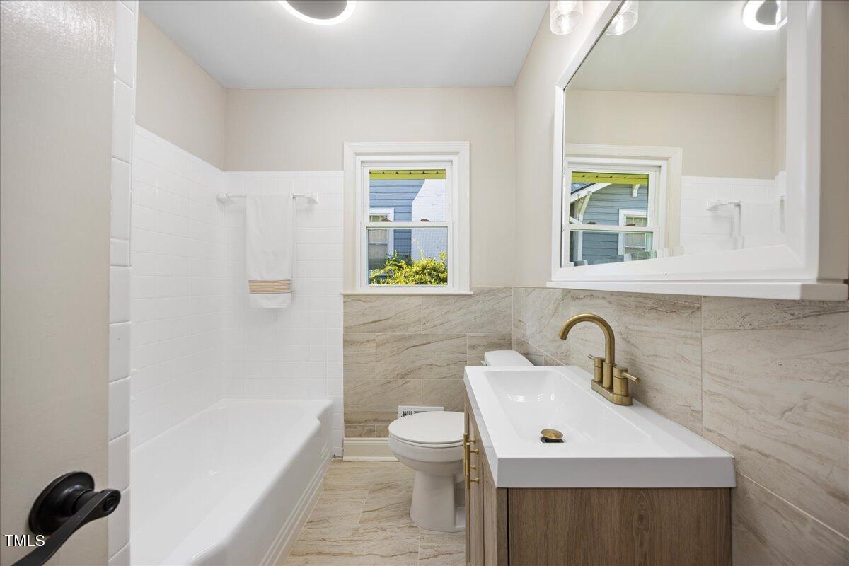 800 Camden Avenue Property Photo 15
