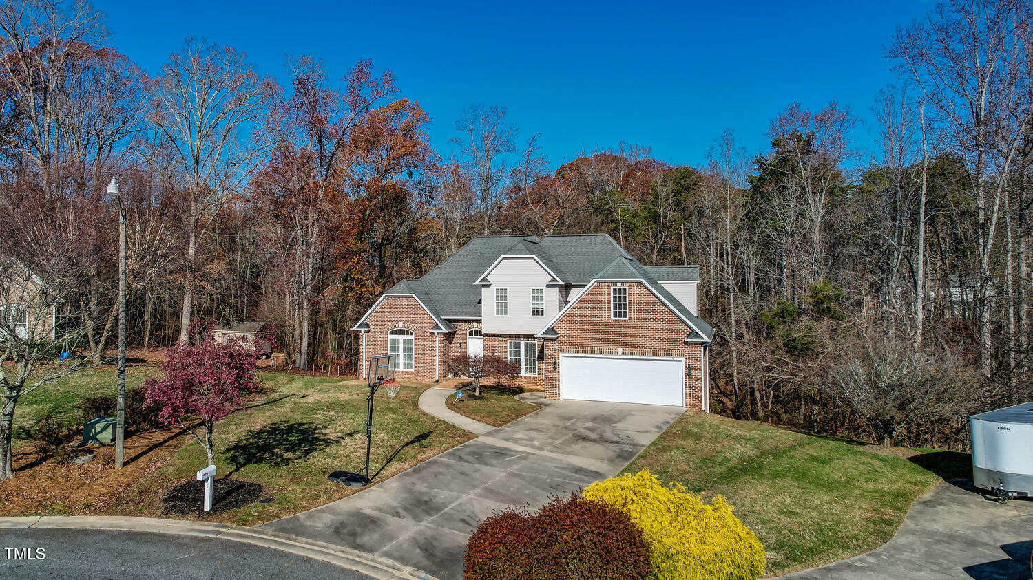 206 Pine Hill Court Property Photo 1