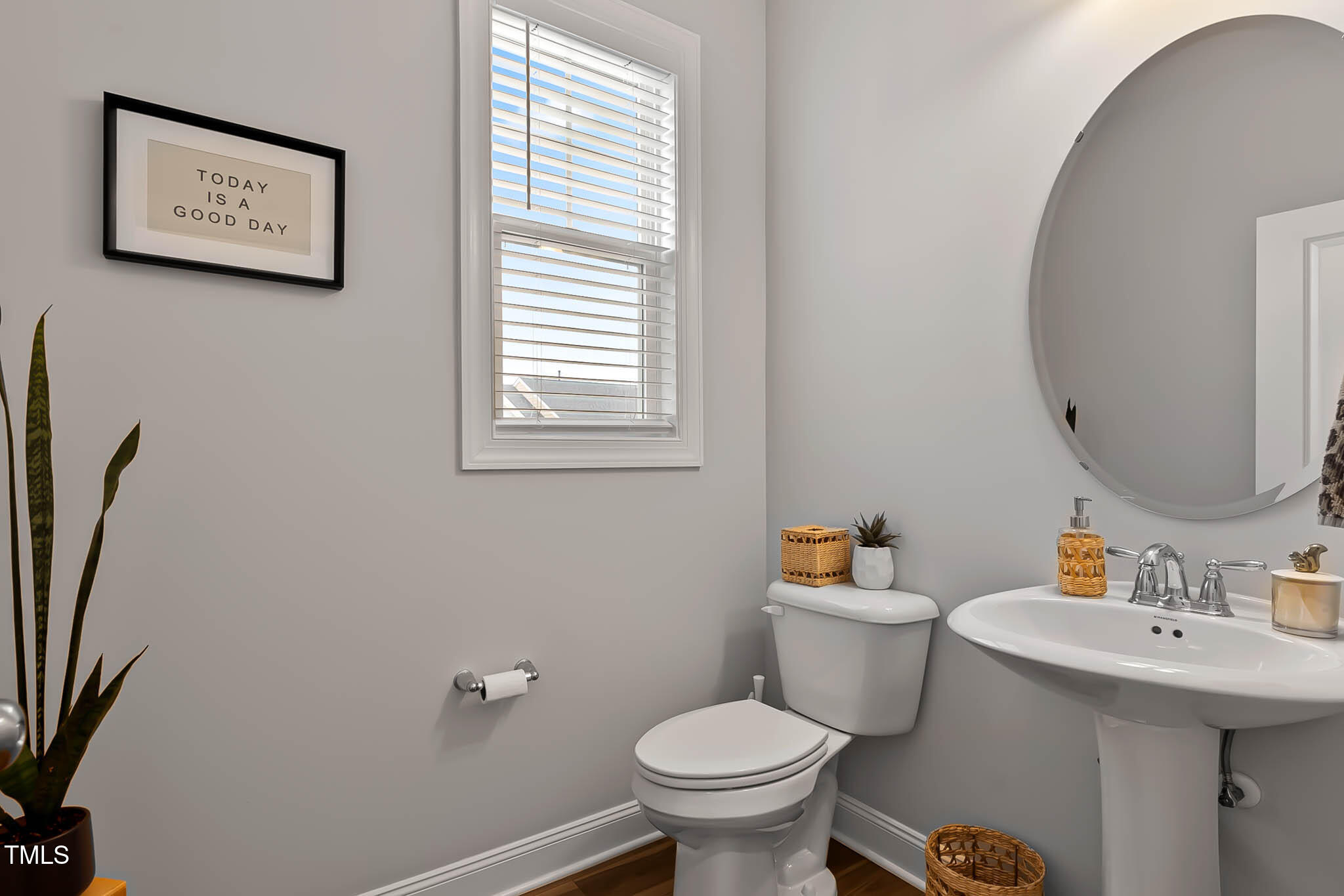 8415 Zinc Autumn Path Property Photo 26
