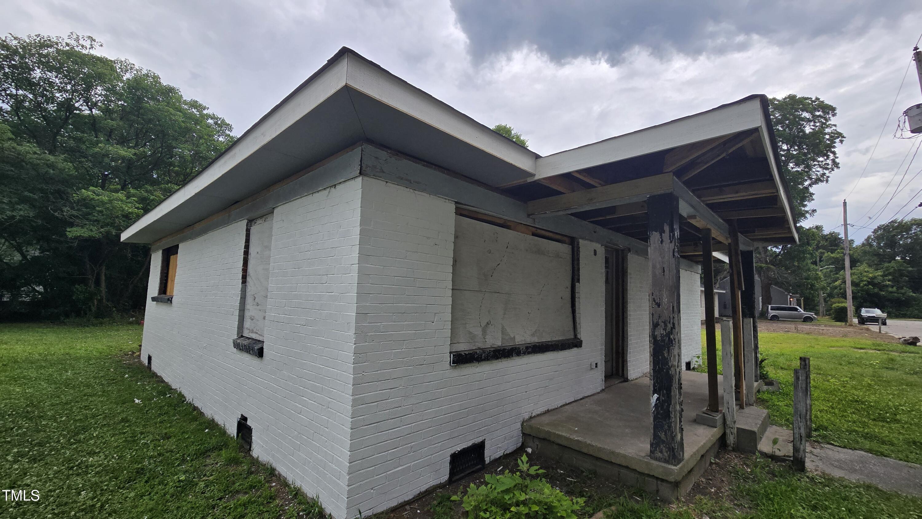 807 Irma Street Se Property Photo 3