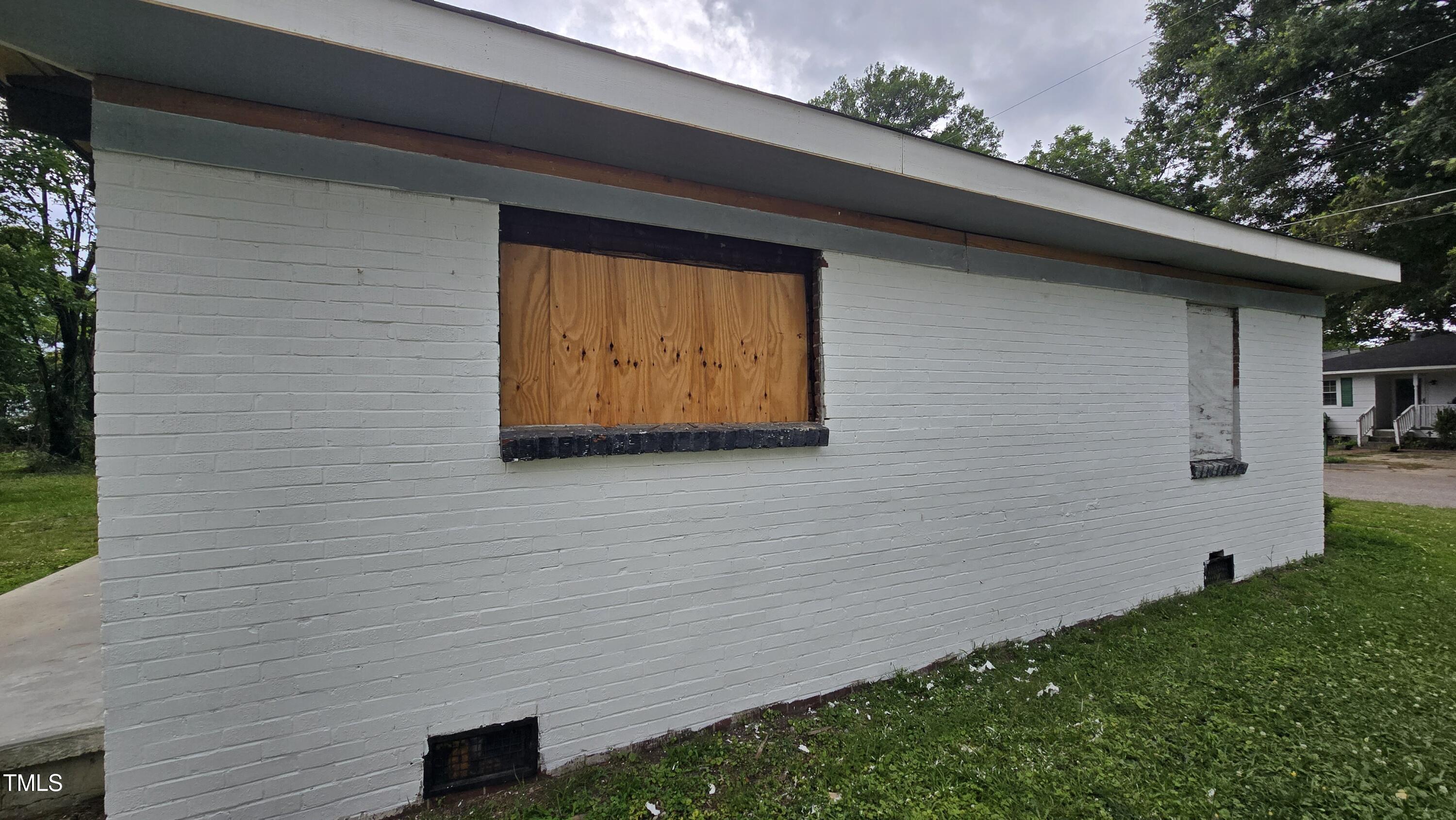 807 Irma Street Se Property Photo 8