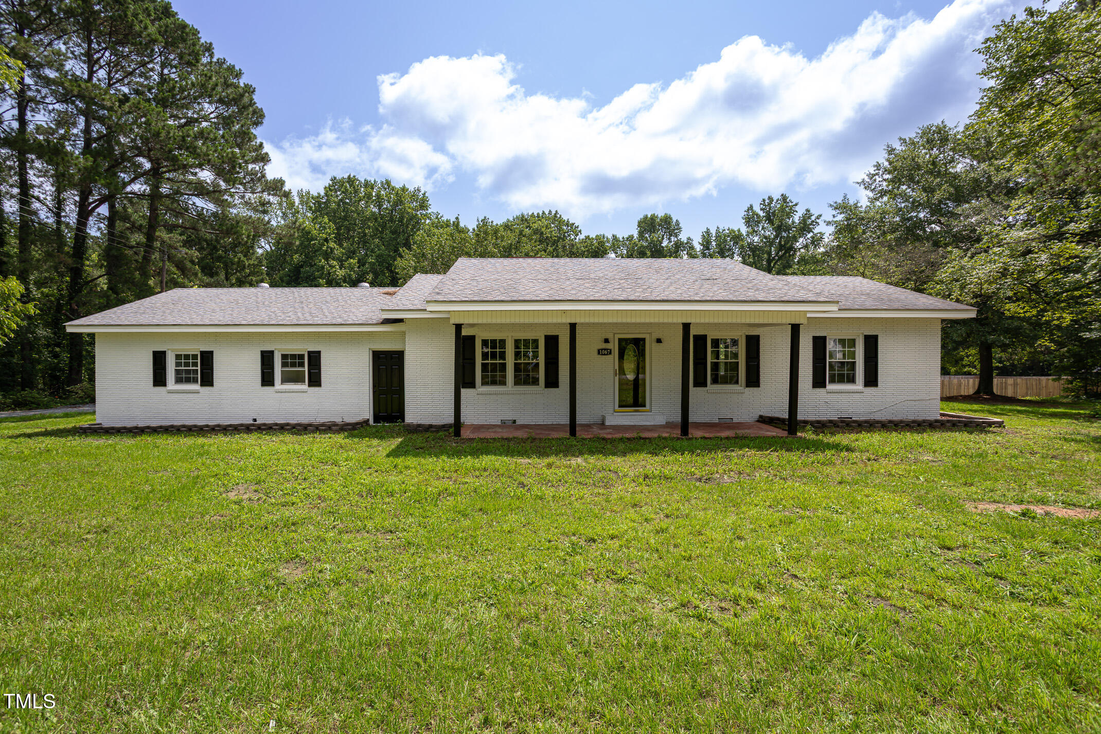 1067 Thompson Road Property Photo 1