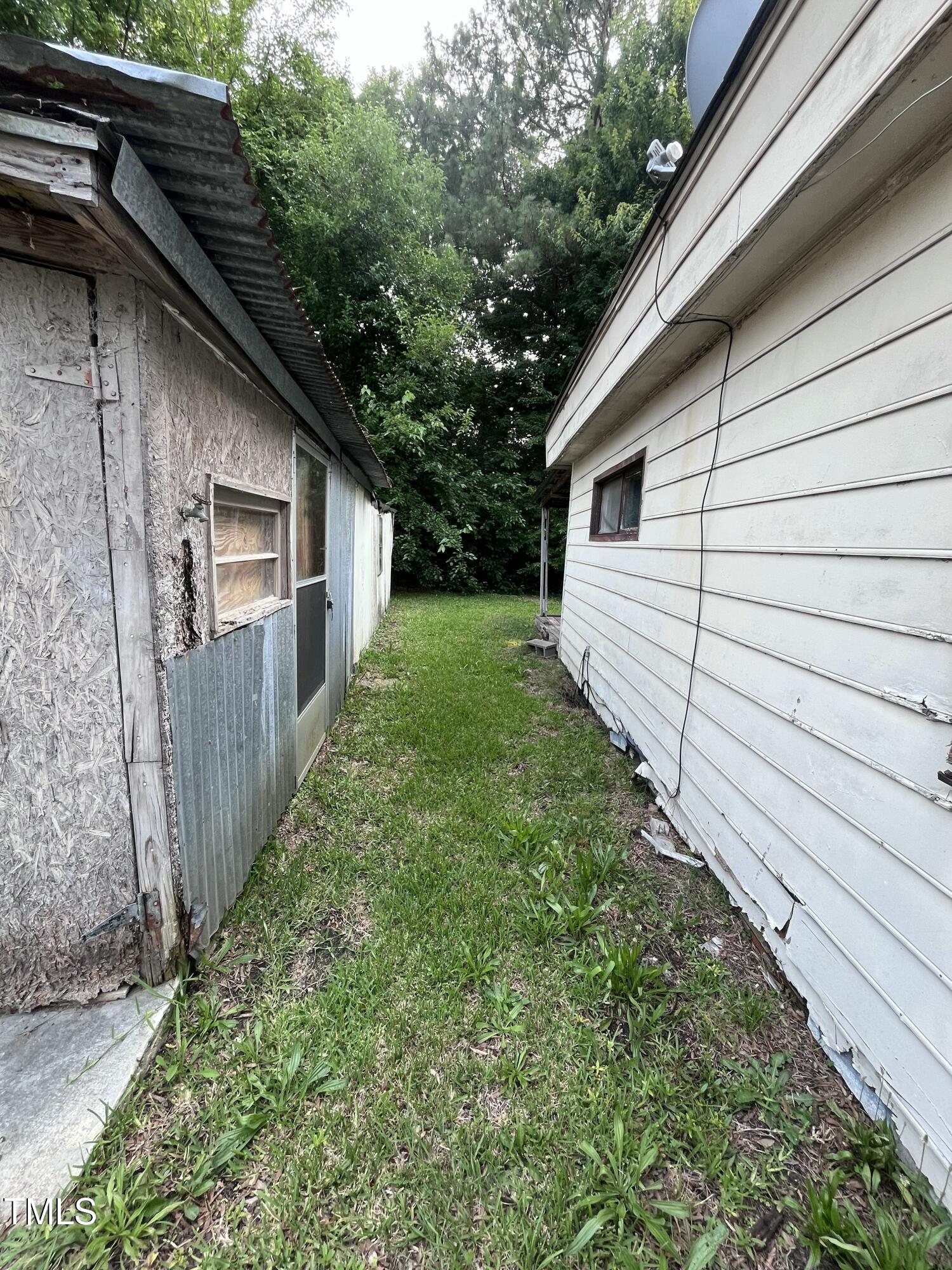 1521 Lewis Street Property Photo 6