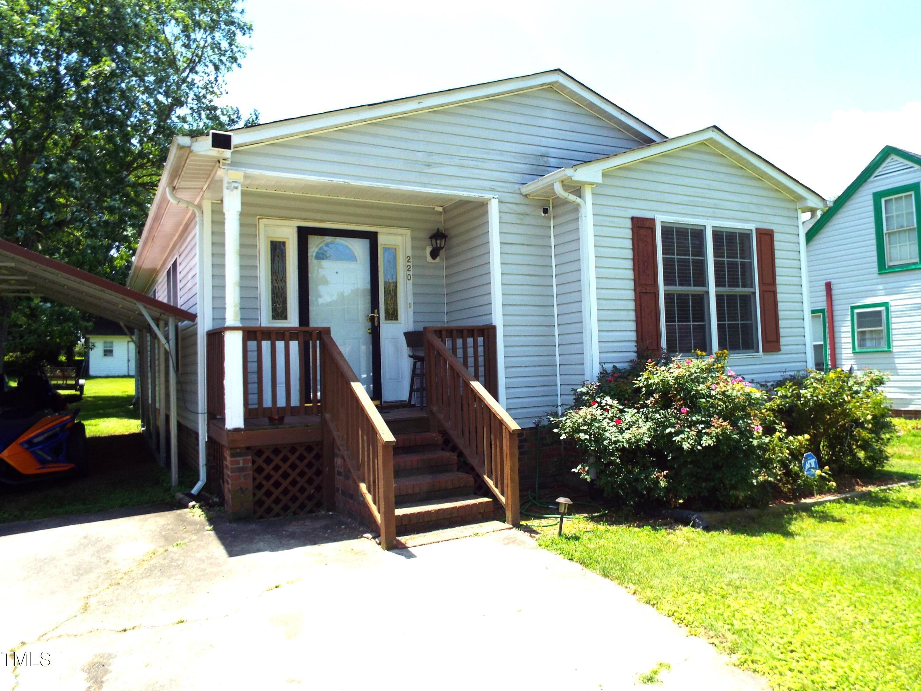 220 Howard Street Property Photo 1