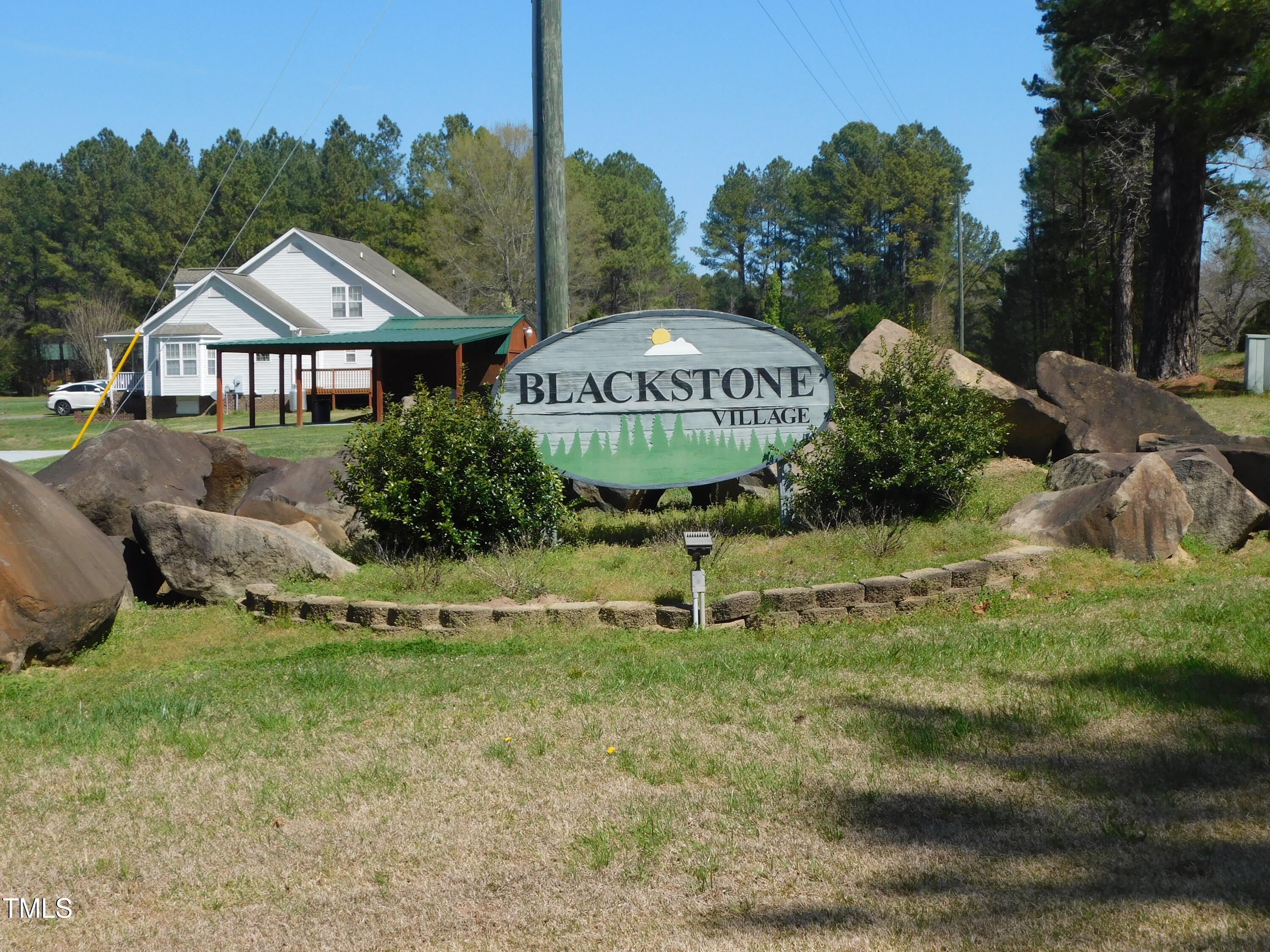 1098 Blackstone Drive Property Photo 1